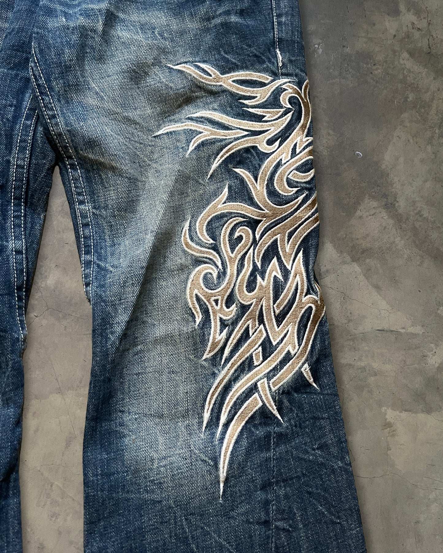 TORNADO MART TRIBAL EMBROIDERY DENIM