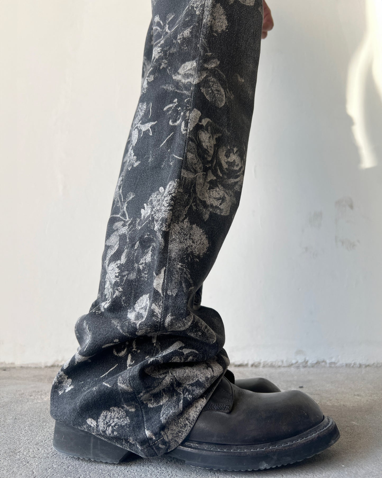 TORNADO MART FLORAL LASER ENGRAVED DENIM