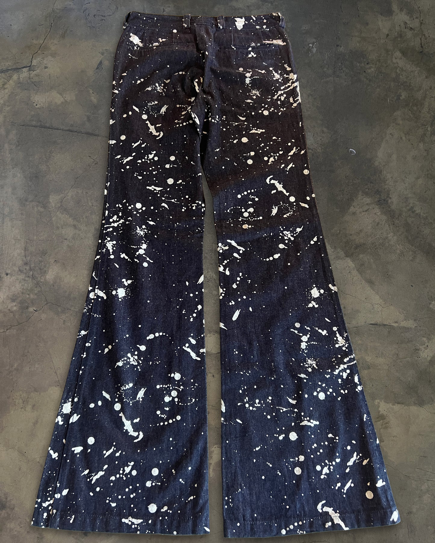 TORNADO MART SPLATTER BLEACH FLARED DENIM