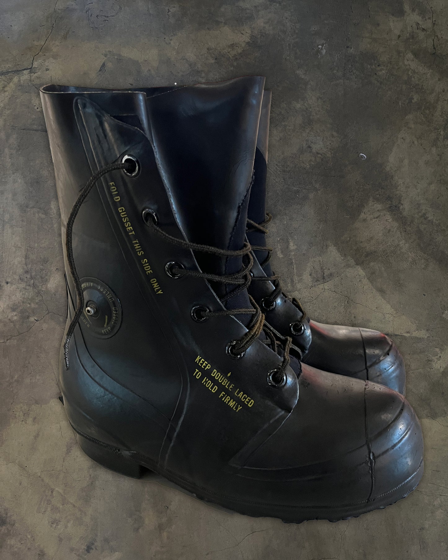 1980's VINTAGE BUNNY BOOT
