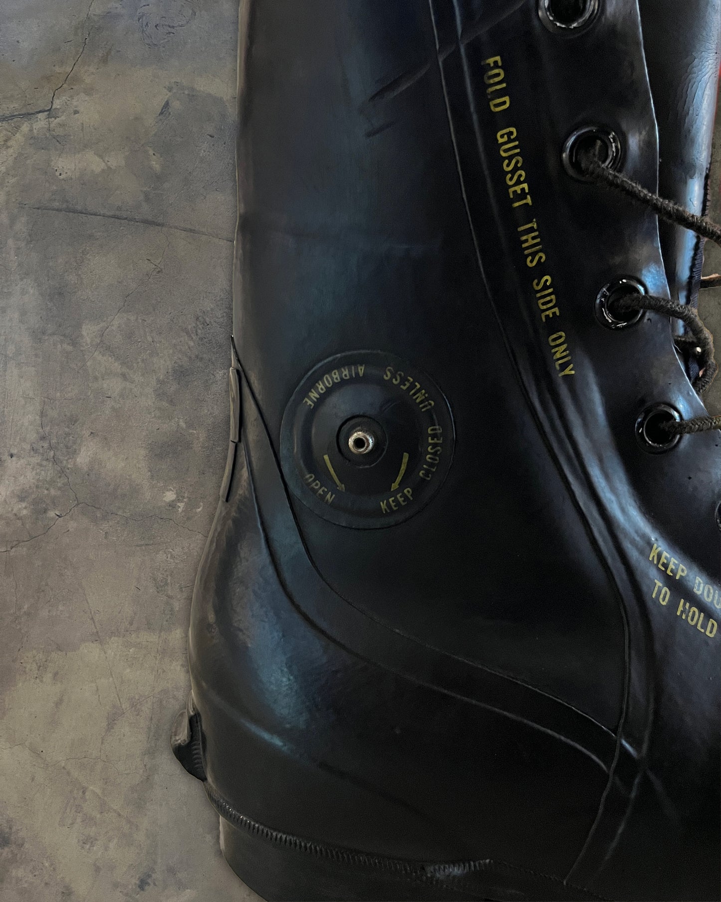 1980's VINTAGE BUNNY BOOT