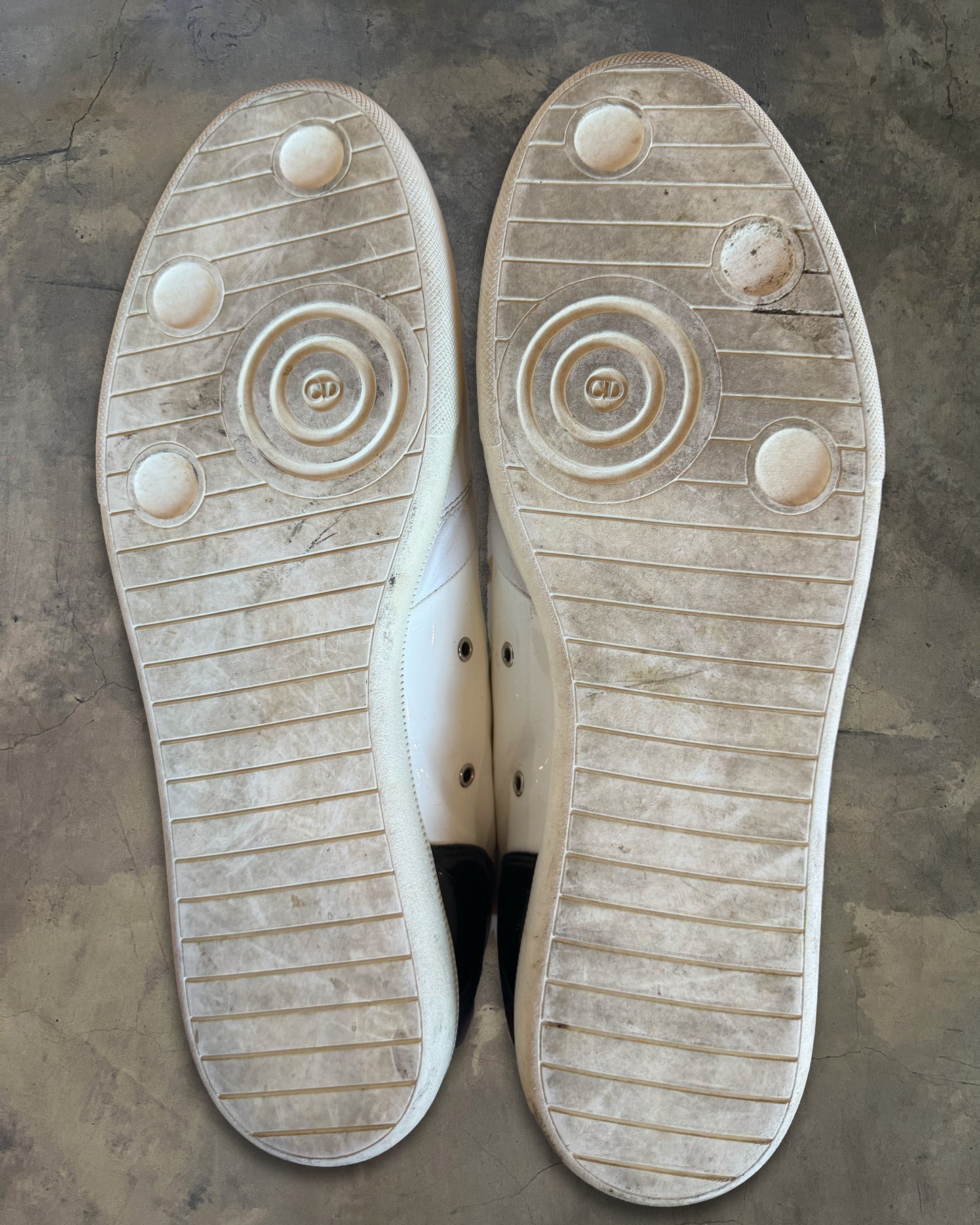 DIOR HOMME PATENT LEATHER B02 SNEAKERS