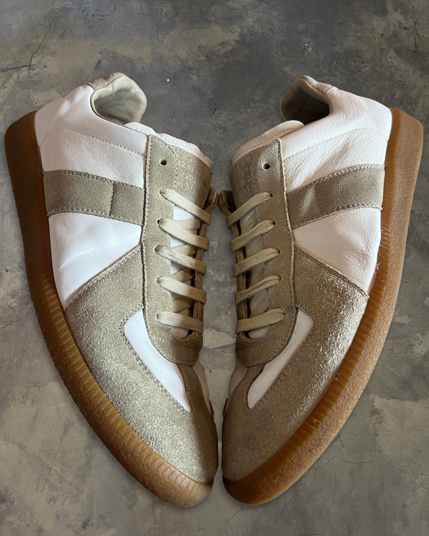 MAISON MARGIELA CREAM GAT 42