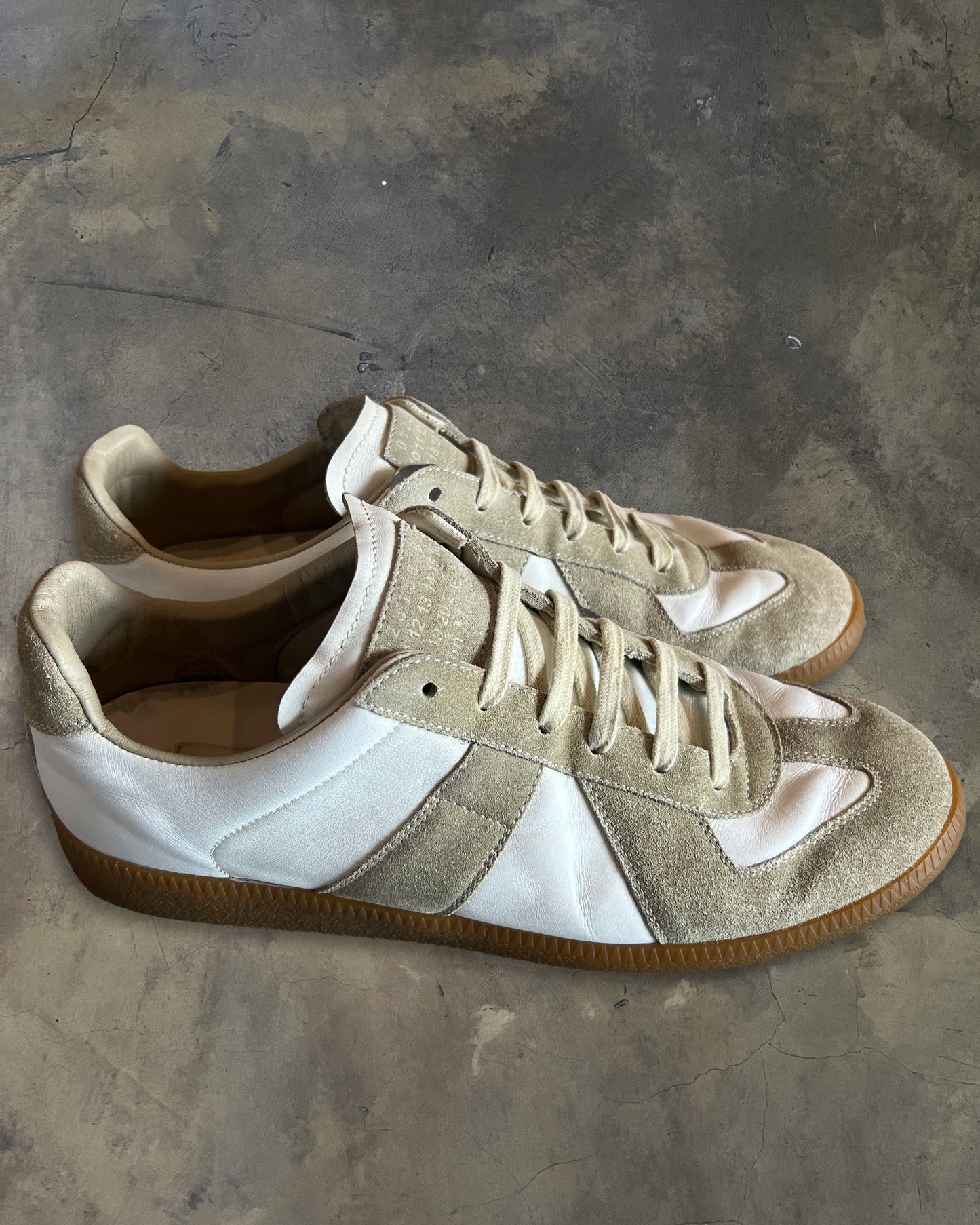 MAISON MARGIELA CREAM GAT 42