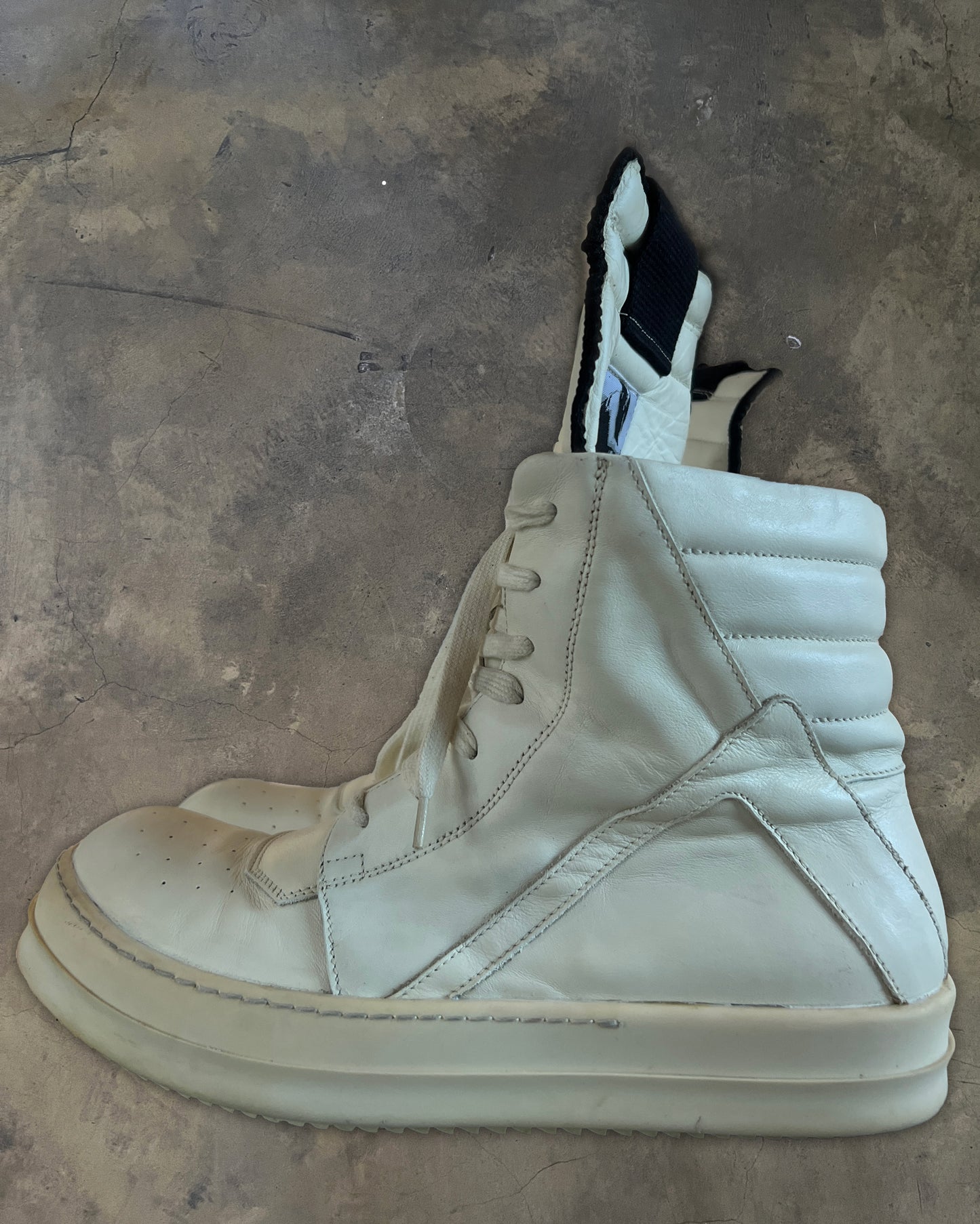 RICK OWENS MILK GEOBASKET 42