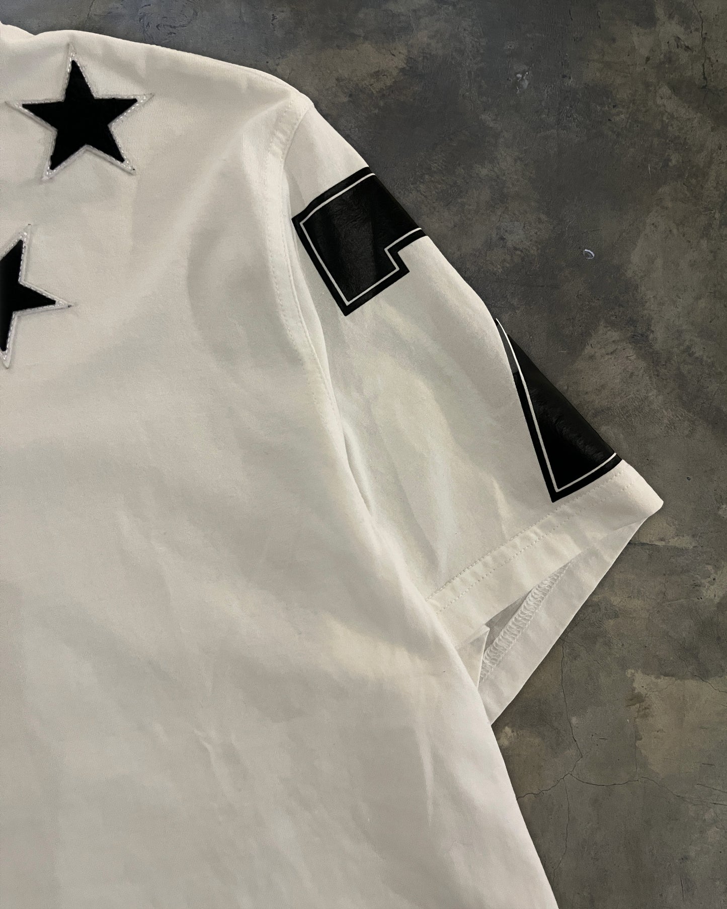 GIVENCHY STAR EMBLEM TEE