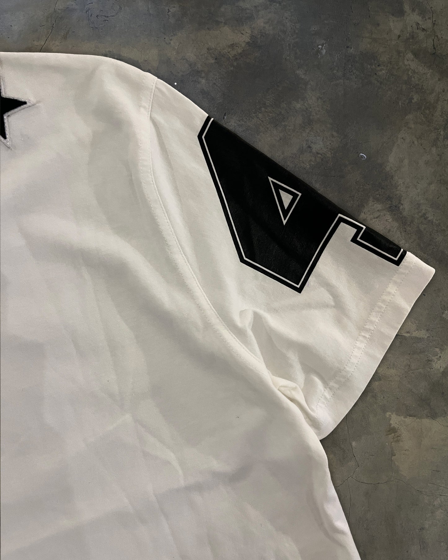 GIVENCHY STAR EMBLEM TEE