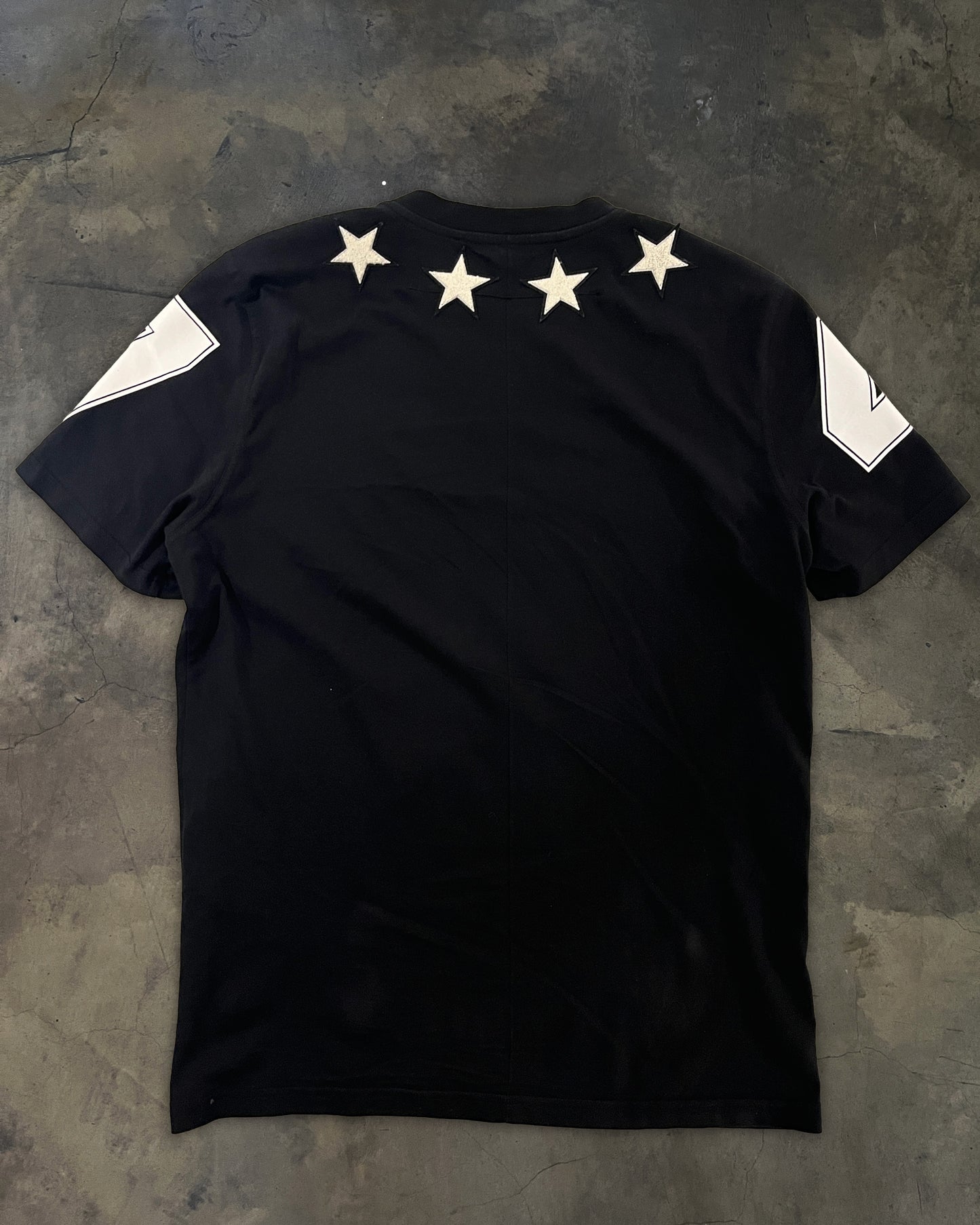 GIVENCHY STAR EMBLEM TEE
