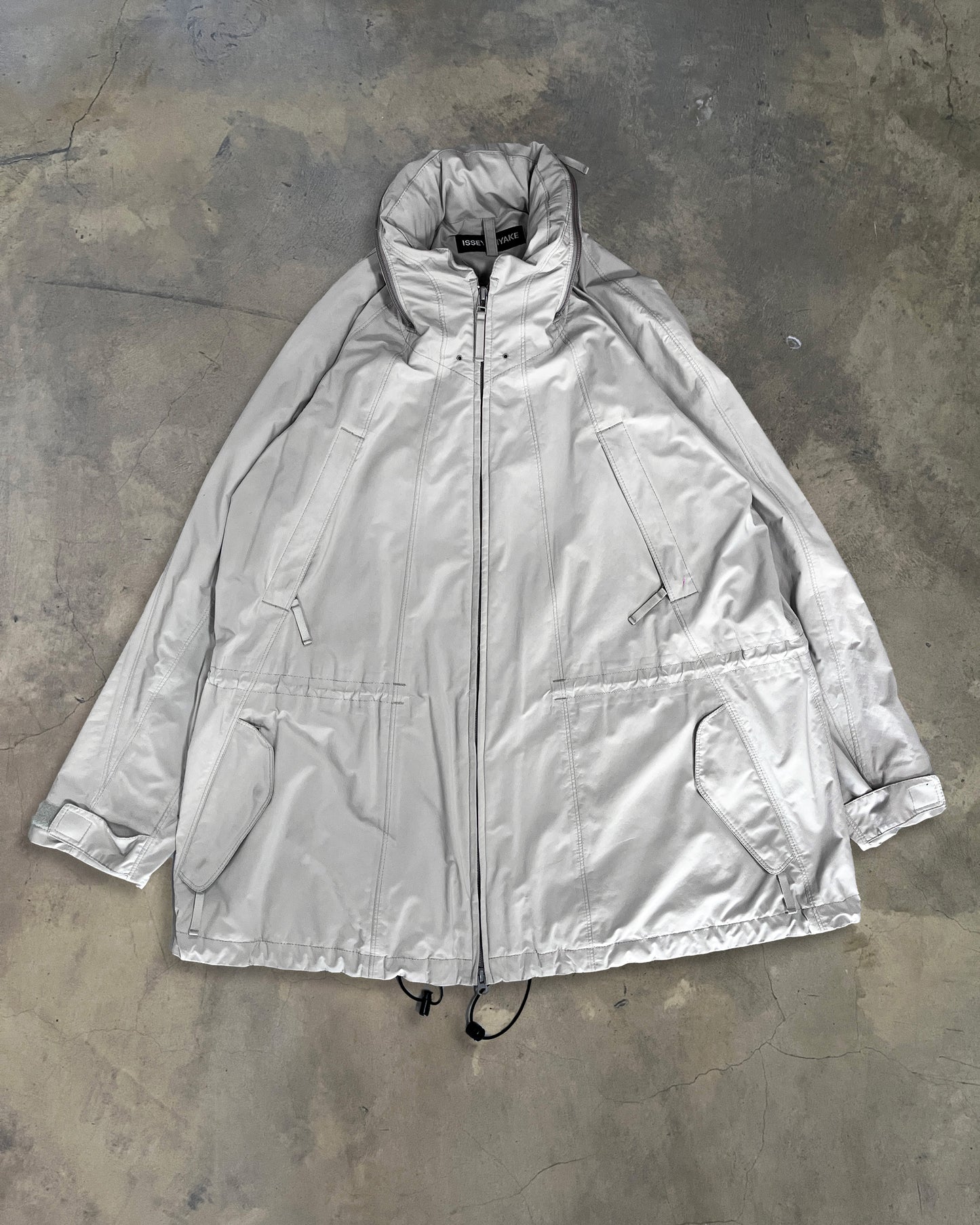 ISSEY MIYAKE AW2009 TACTICAL RAIN COAT