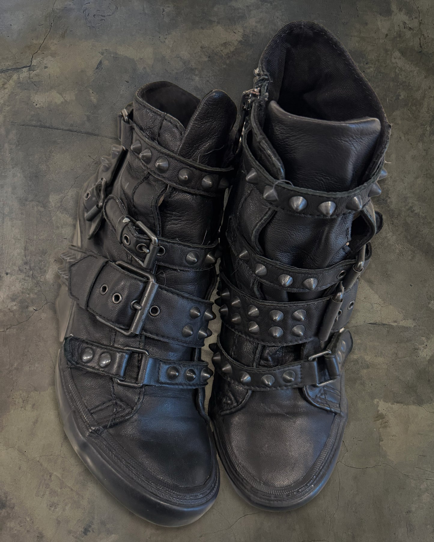 ASH X REDPEPPER STUDDED WEDGES