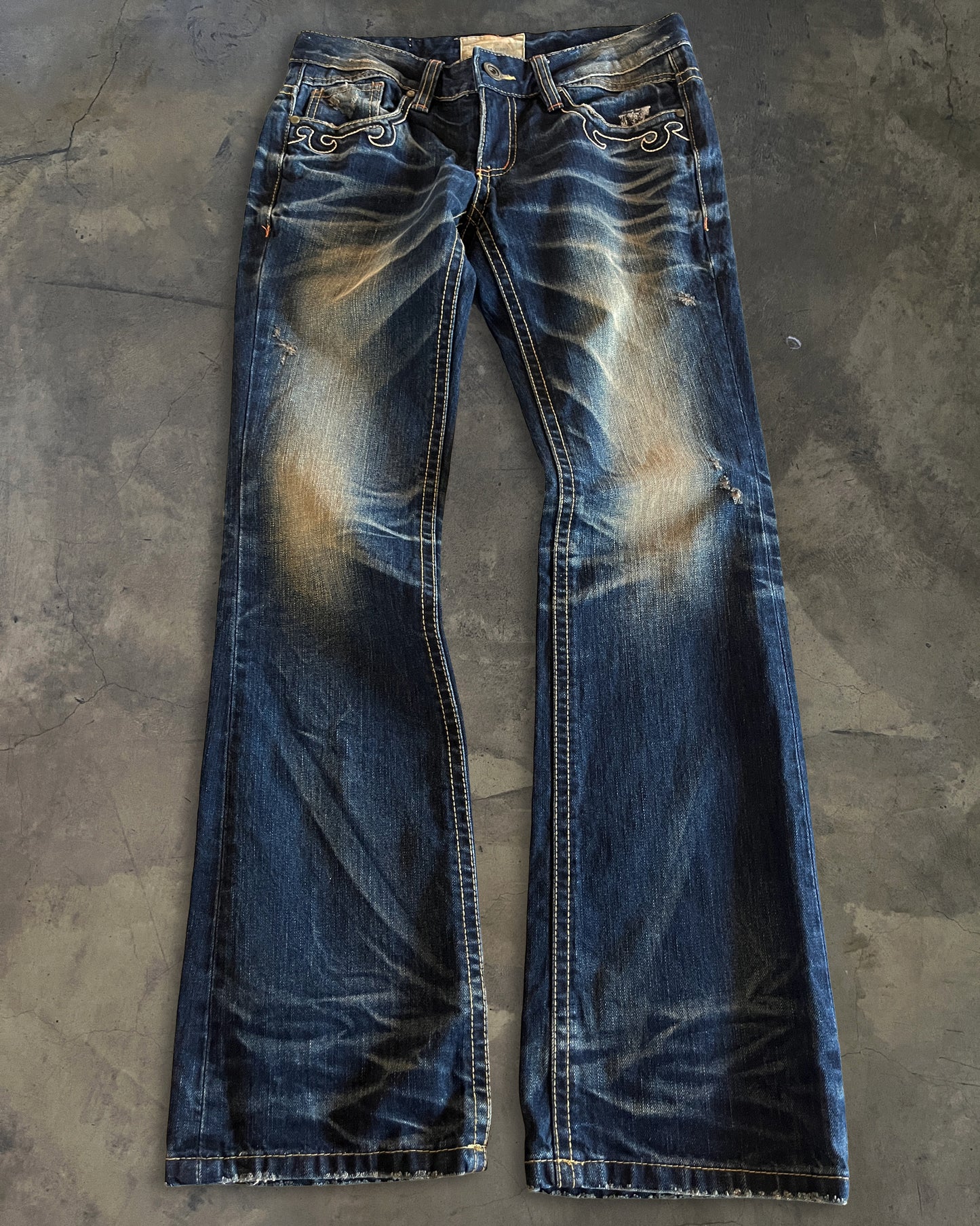 LOLITA MUDWASH FLARED DENIM