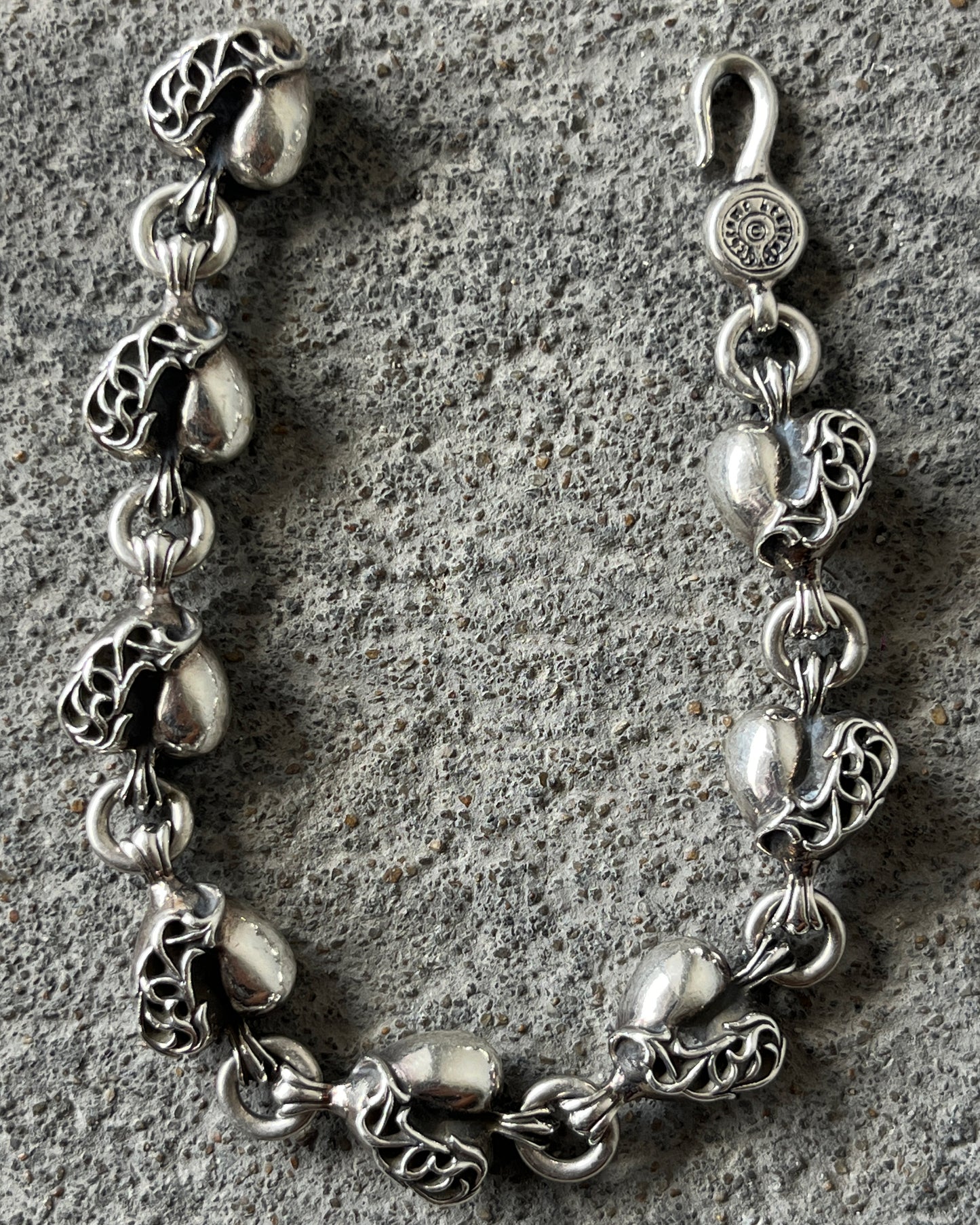 CHROME HEARTS "FLORAL HEART" MOTIF LINK HOOK BRACELET