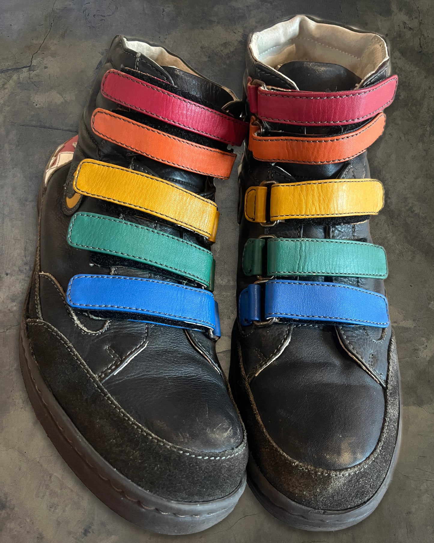 JCDC VELCO STRAP SHARK HIGH TOPS