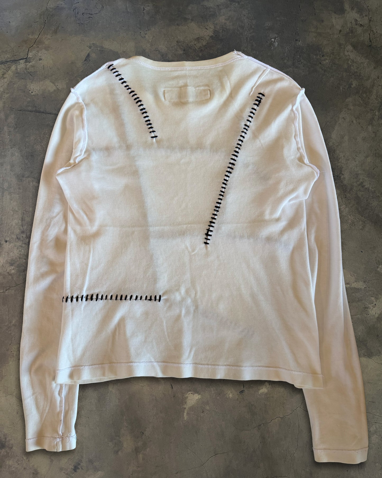 20471120 HYOMA DECONSTRUCTED STITCH TOP