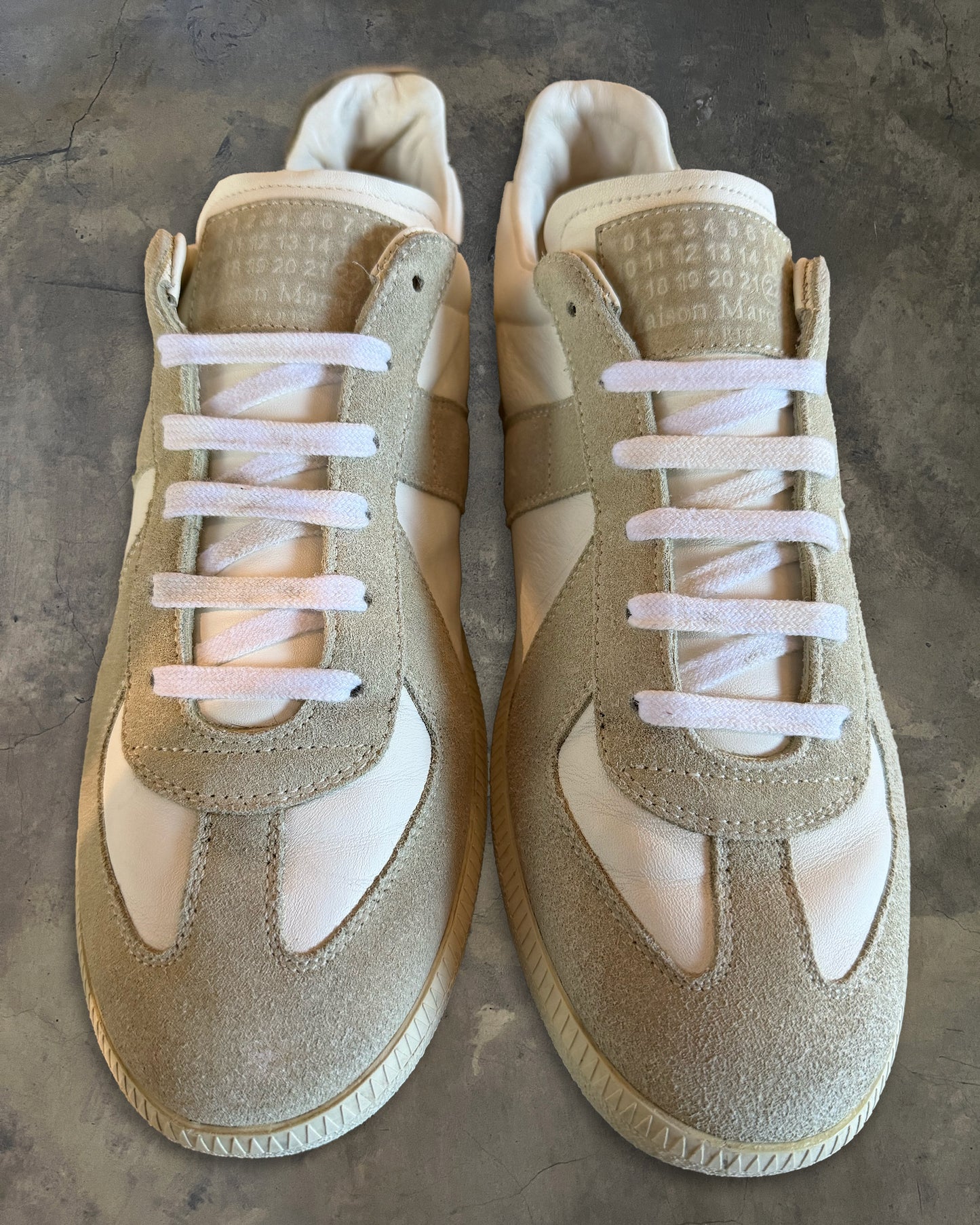 MAISON MARGIELA TRIPLE WHITE GAT 42