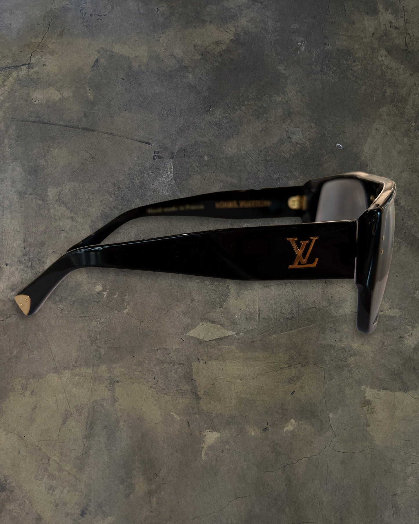 LOUIS VUITTON FW2006 BLACK BINDI