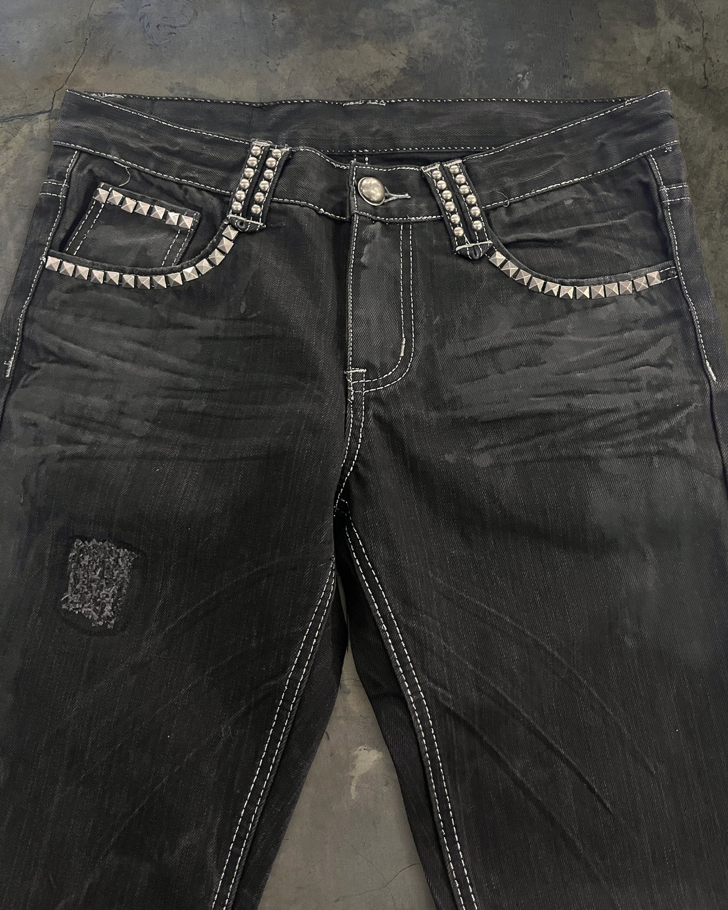 SOLBERRY STUDDED DENIM