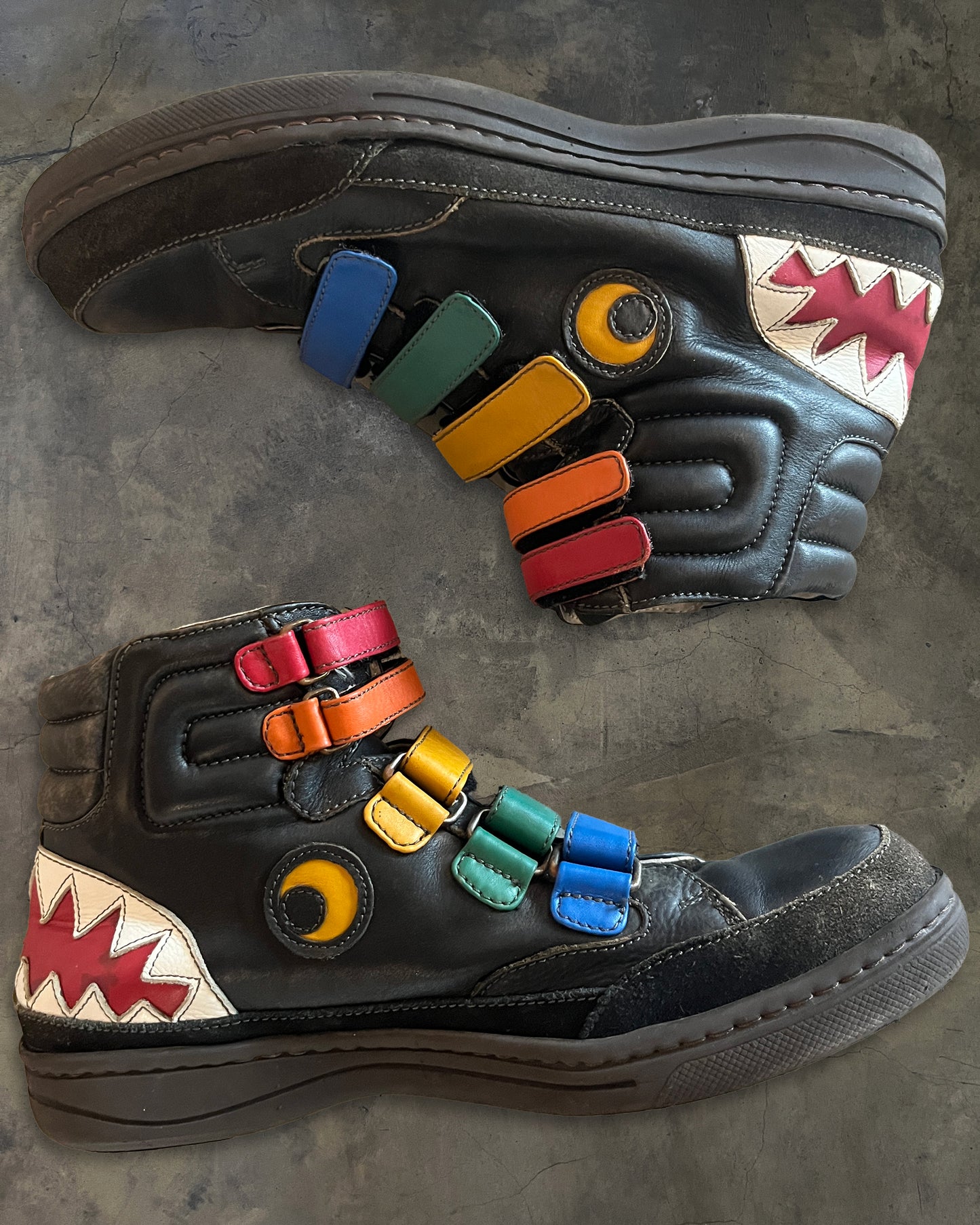 JCDC VELCO STRAP SHARK HIGH TOPS