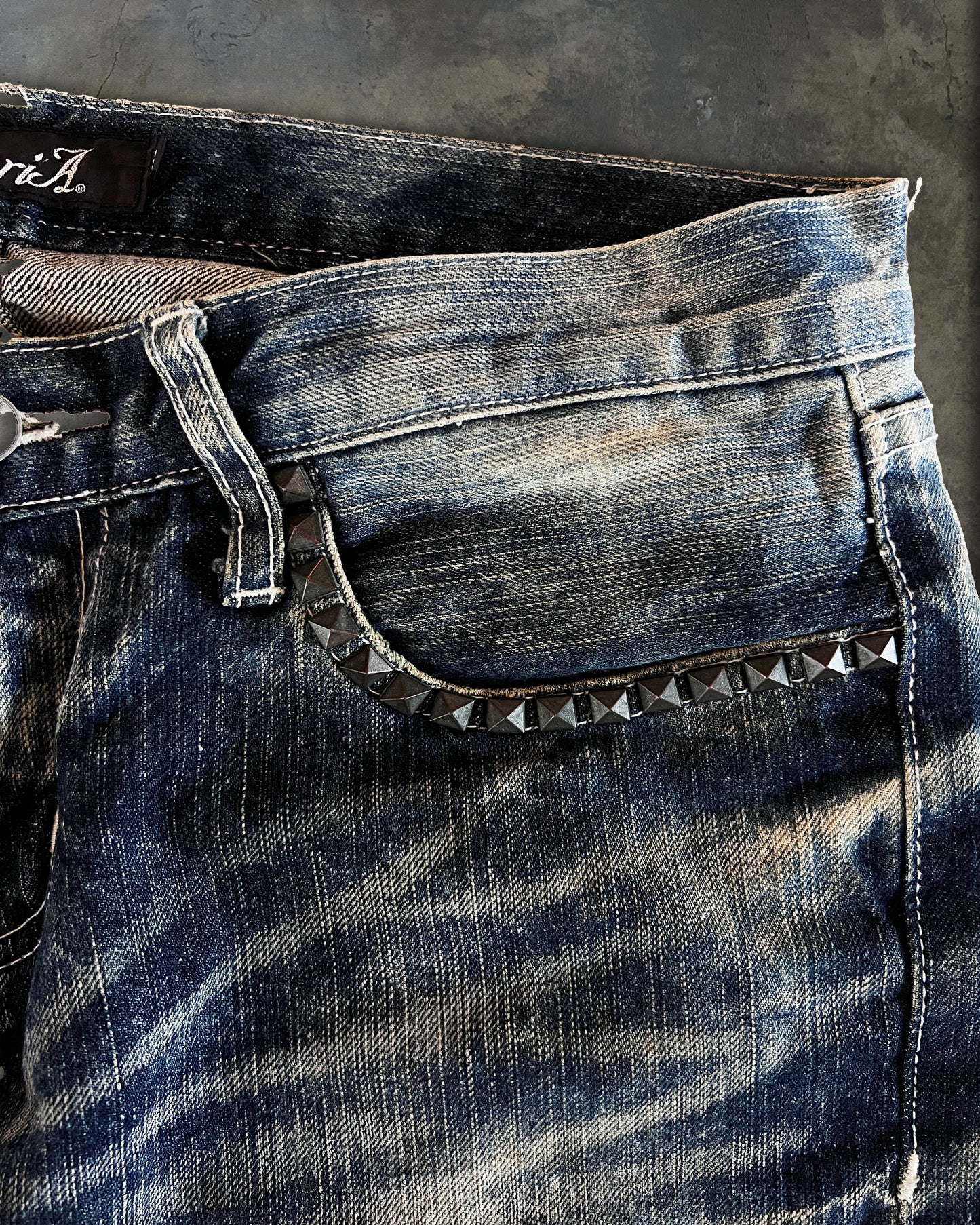 CAVARIA MUDWASH DENIM