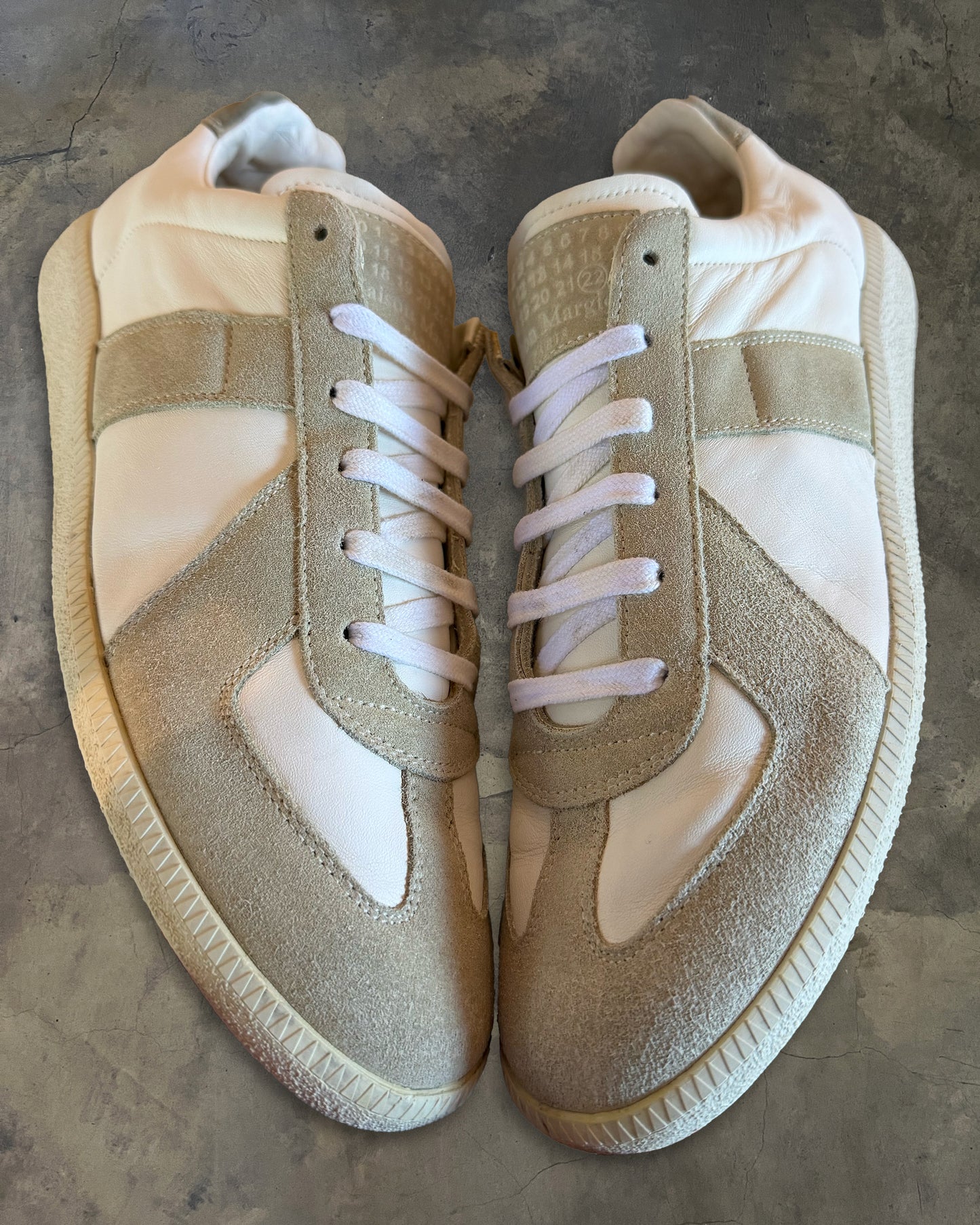 MAISON MARGIELA TRIPLE WHITE GAT 42