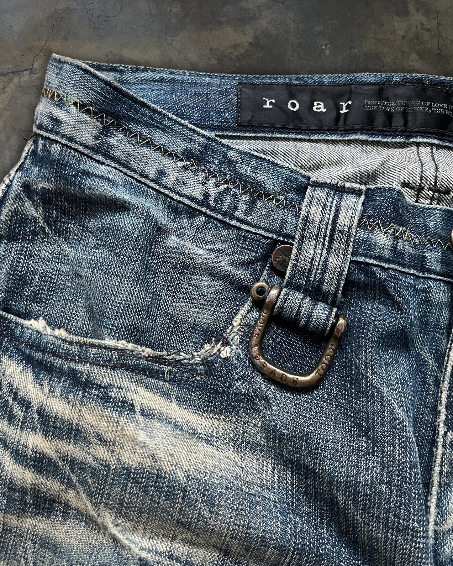 ROAR BOOT CUT WASHED DENIM