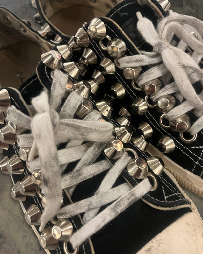 GIENCHI STUDDED LOW TOP SNEAKER