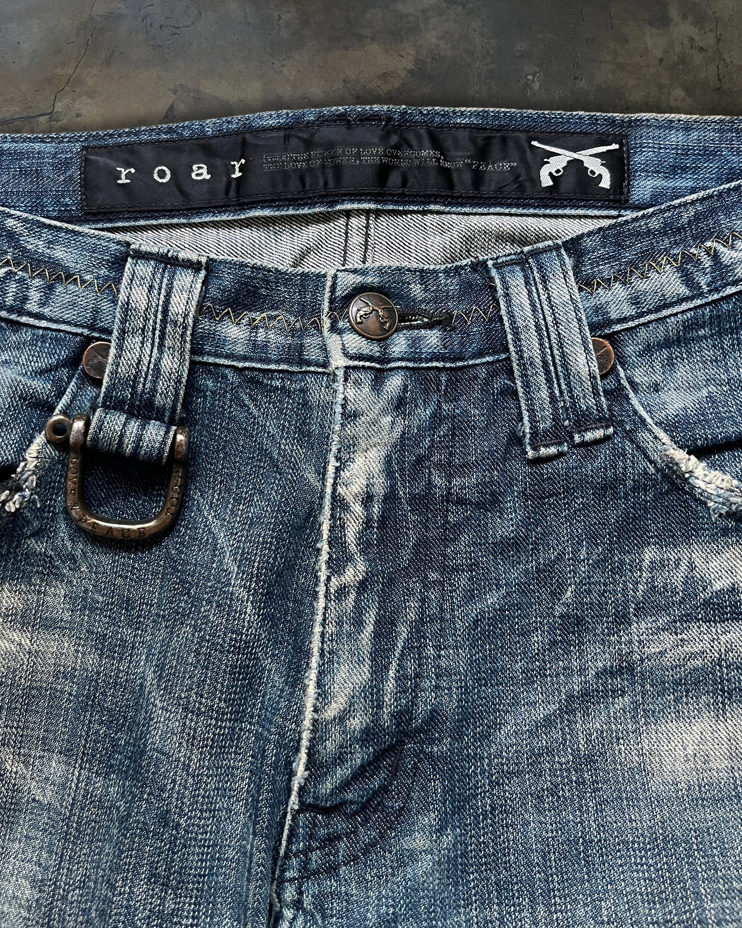 ROAR BOOT CUT WASHED DENIM