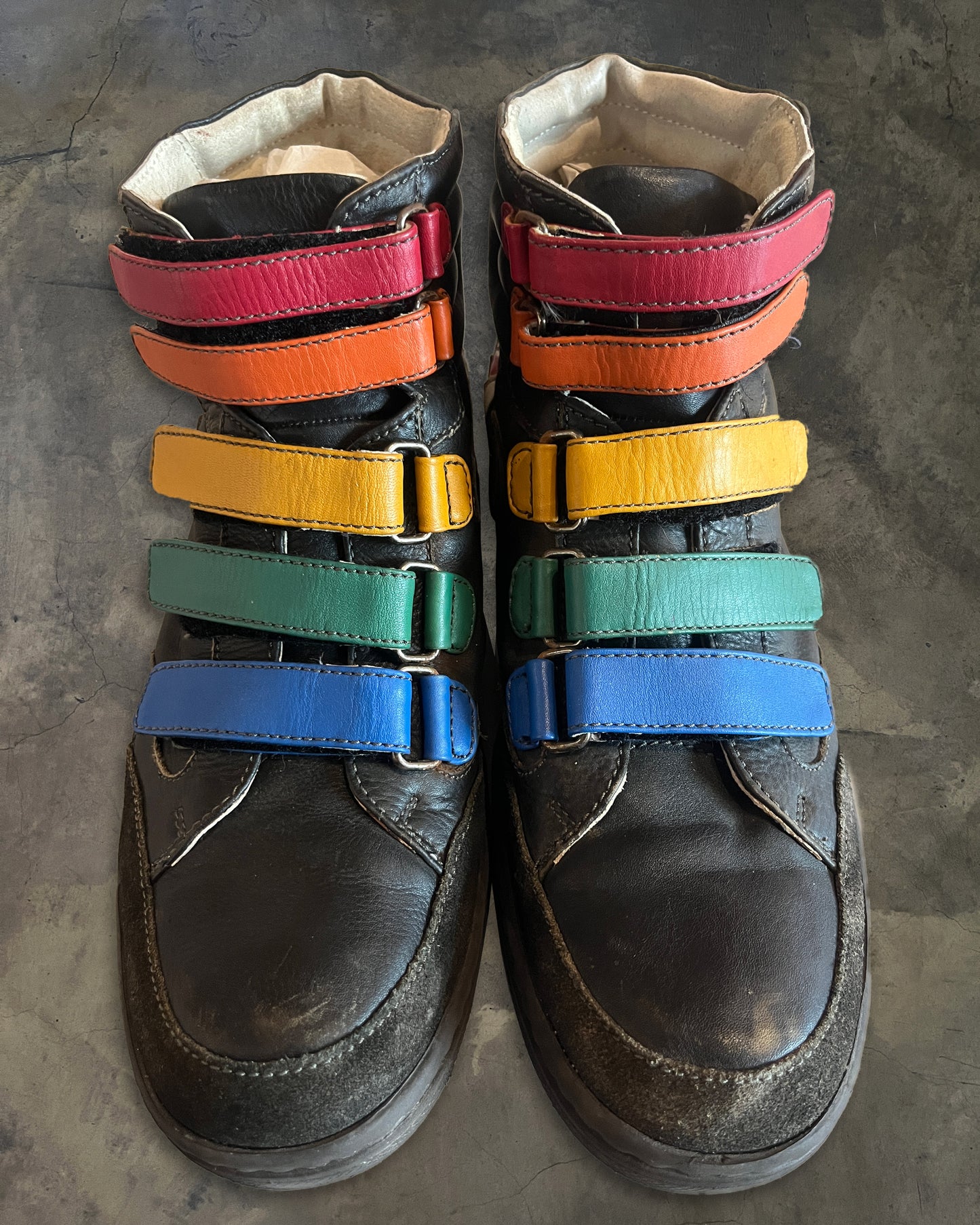 JCDC VELCO STRAP SHARK HIGH TOPS