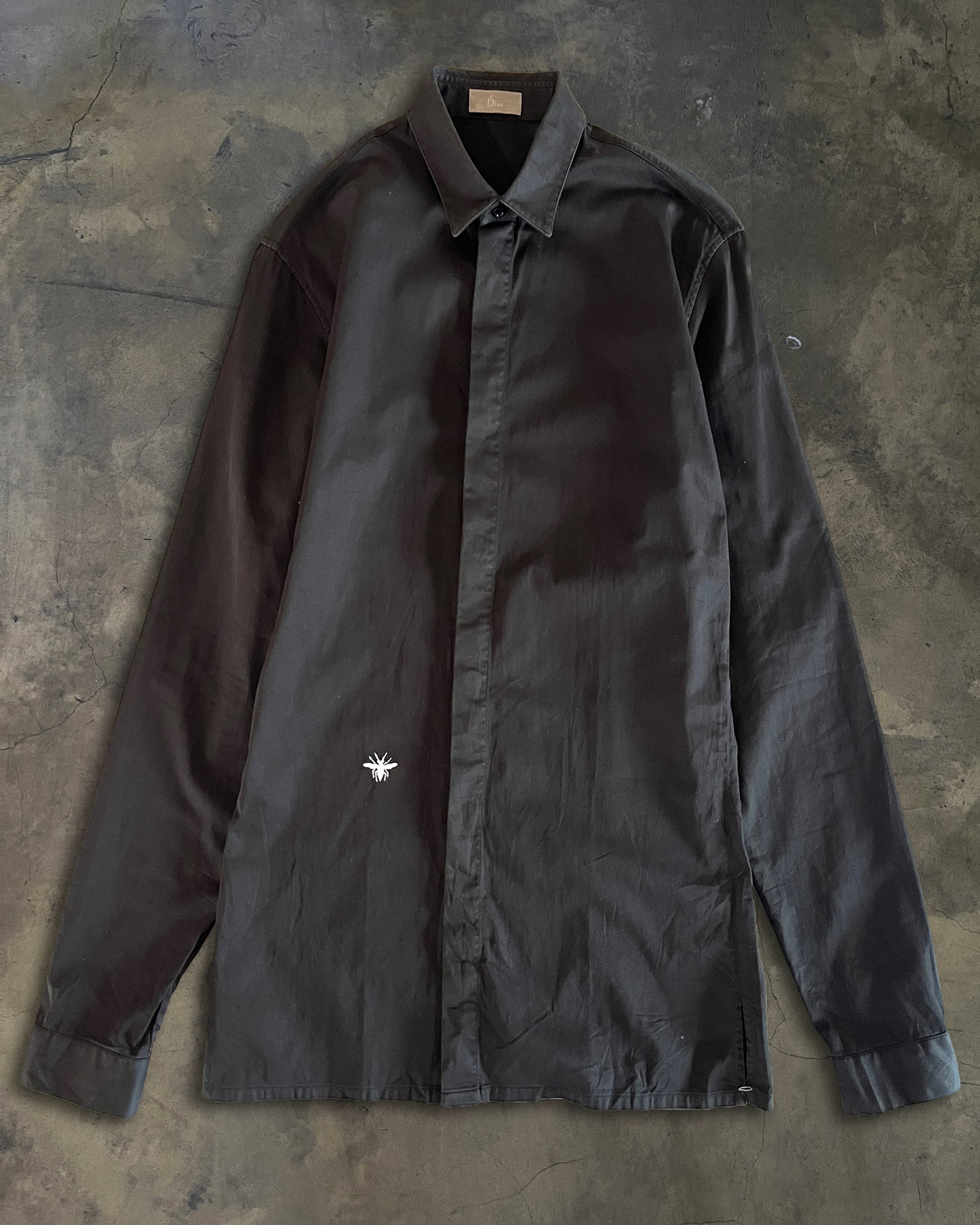 DIOR HOMME AW2005 "VICTIM OF THE CRIME" BEE EMBROIDERED DRESS SHIRT