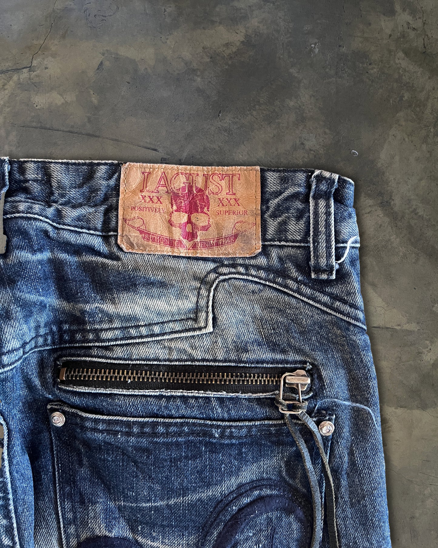 LAGUST MUD WASHED DENIM