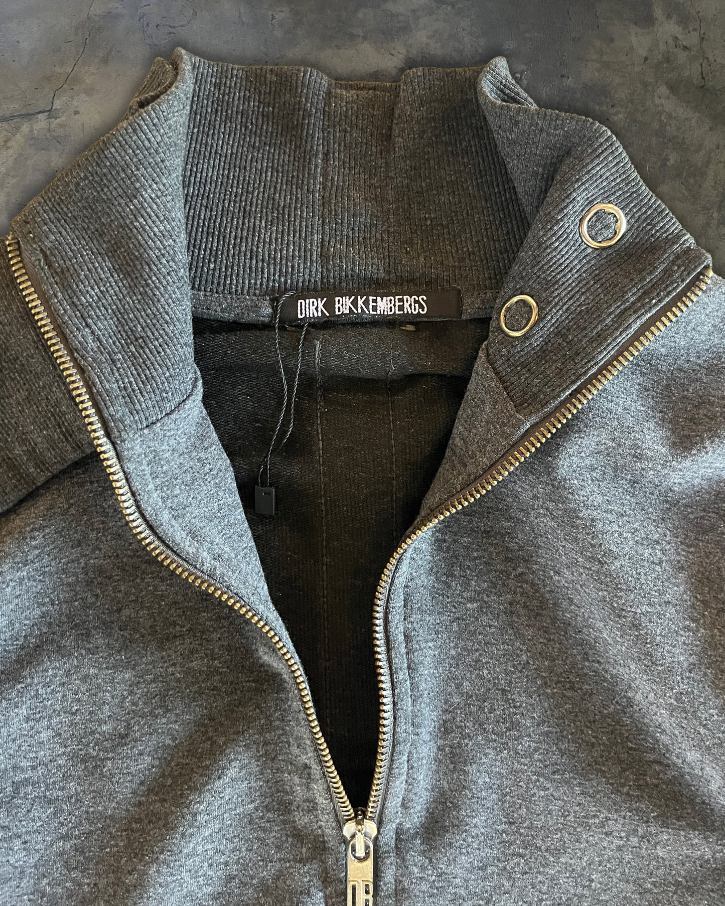 00's DIRK BIKKEMBERGS ZIP UP WITH NECK CLOSURE