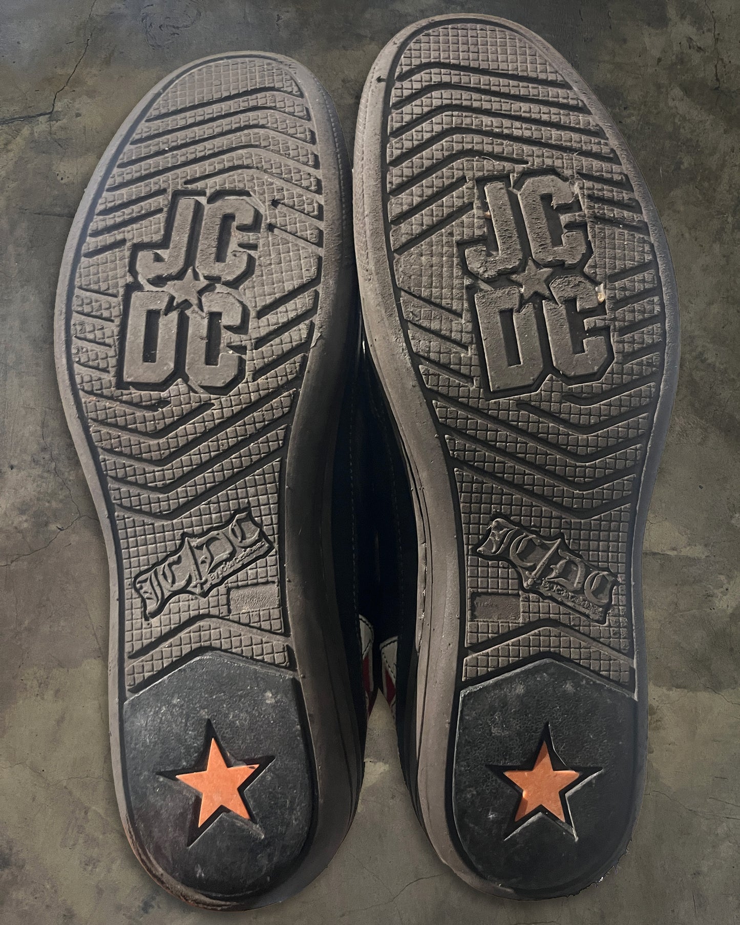 JCDC VELCO STRAP SHARK HIGH TOPS