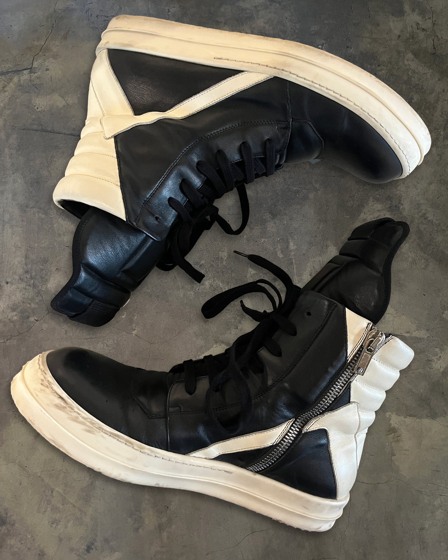 RICK OWENS HIGH TONGUE GEOBASKET 45.5