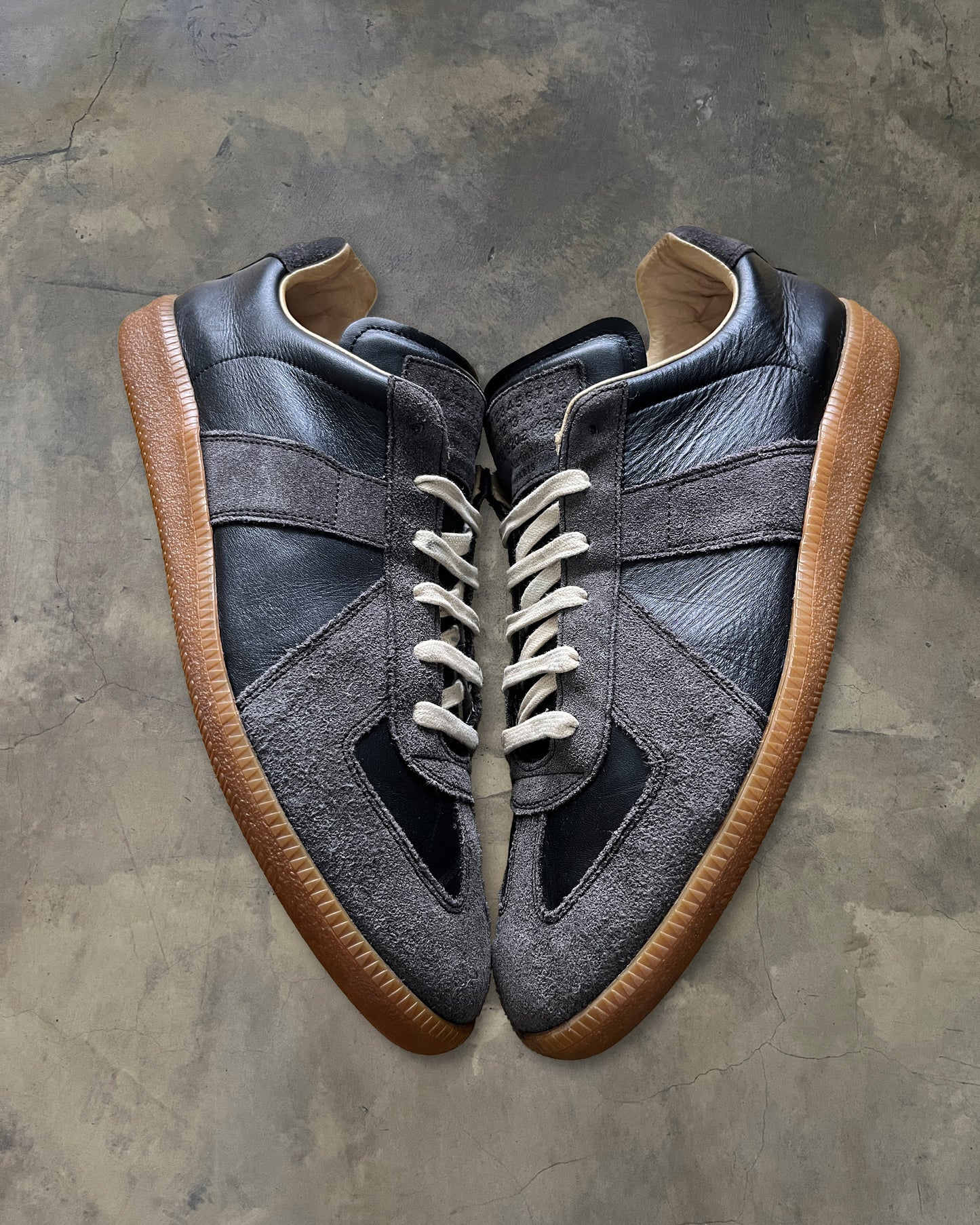 MAISON MARGIELA BLACK GAT 44