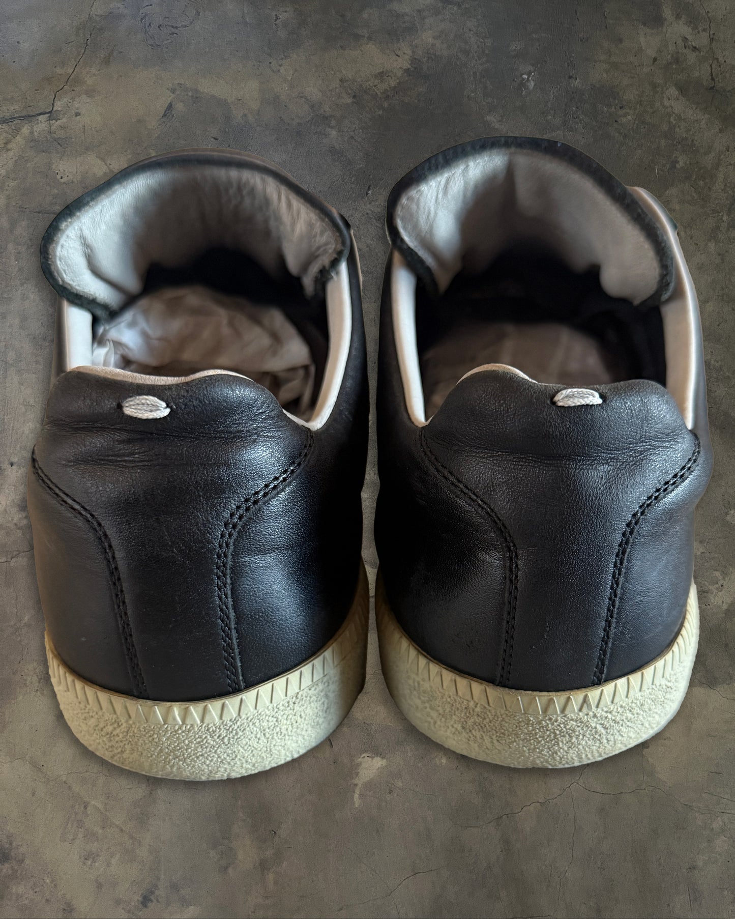 MAISON MARGIELA BLACK GAT 43