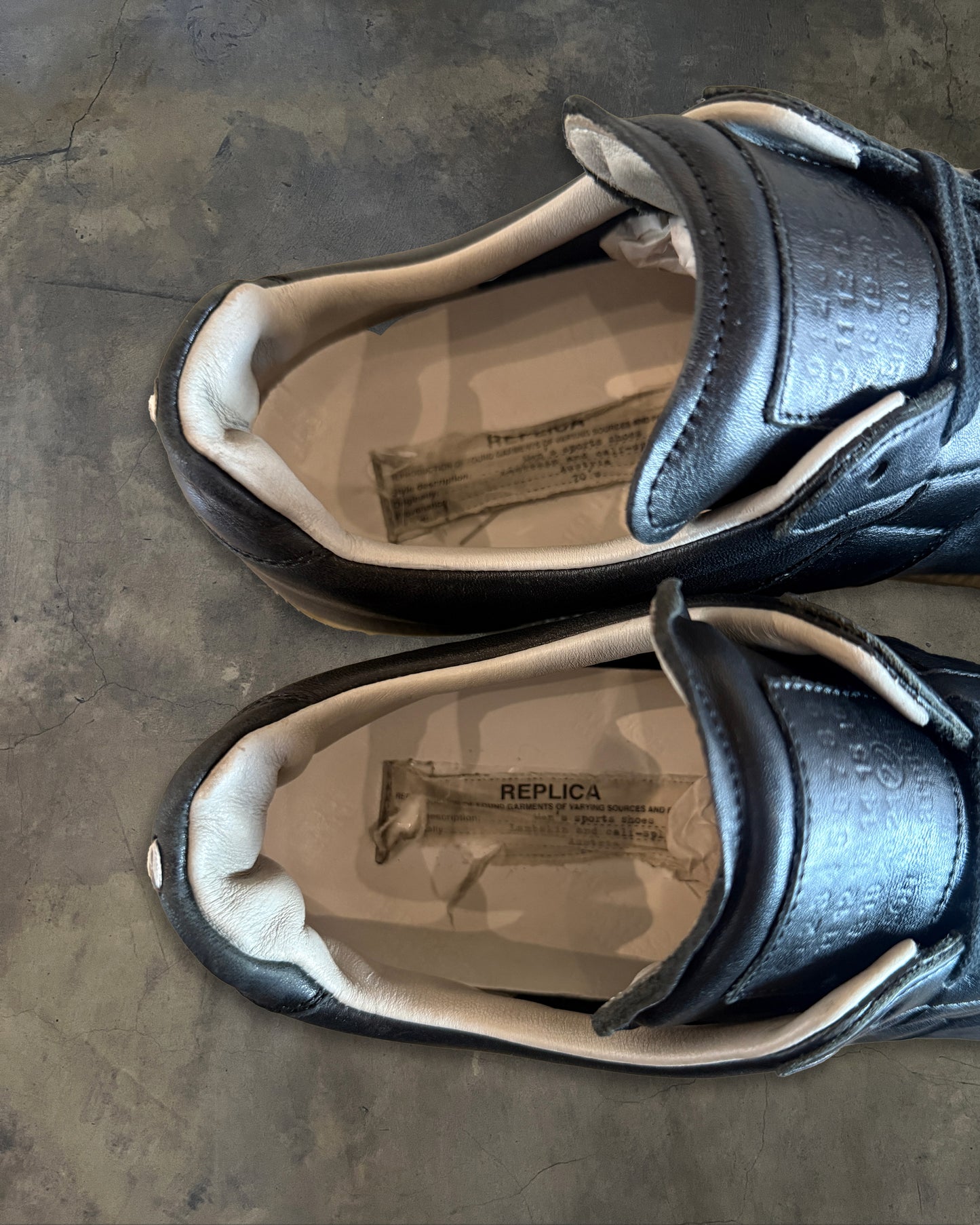 MAISON MARGIELA BLACK GAT 43