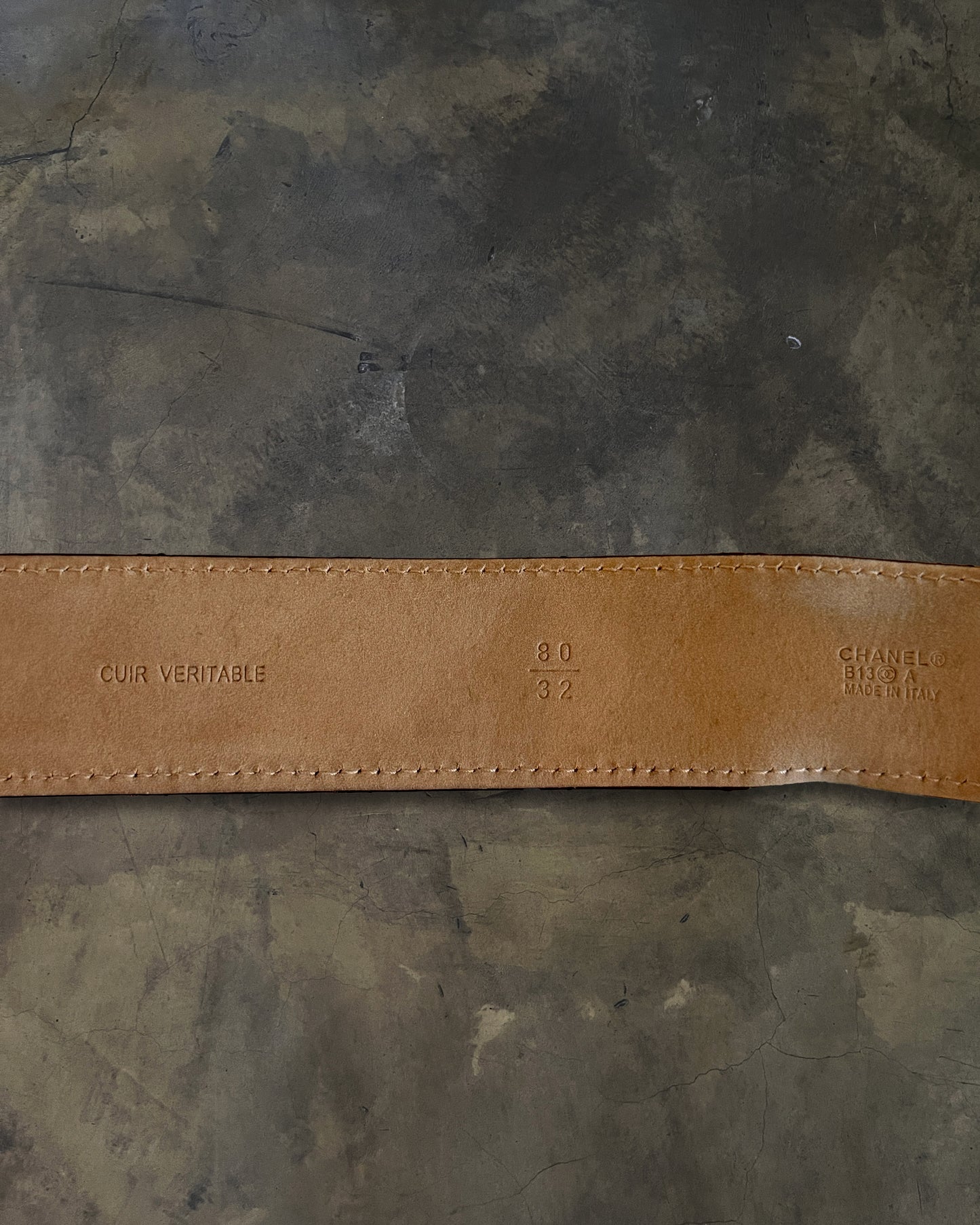 CHANEL PIG BLOOD QUILTED CC LAMBSKIN BELT