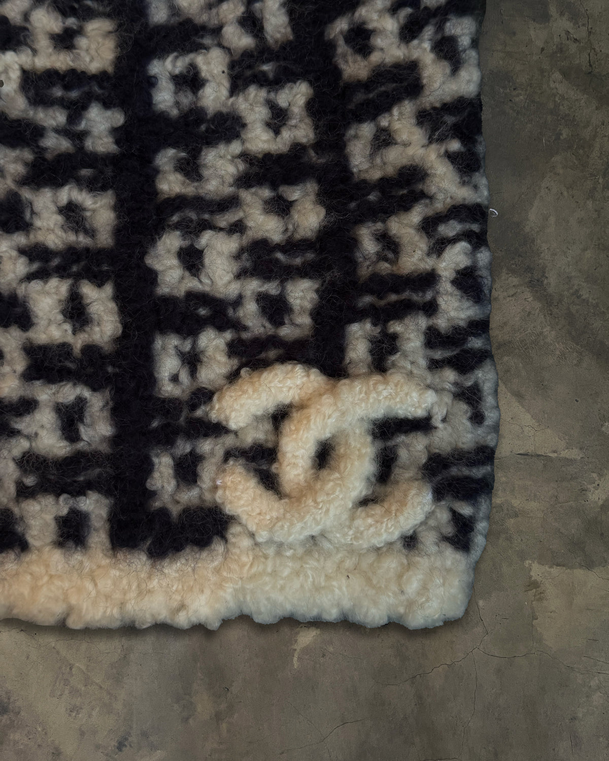 CHANEL CC SILK CASHMERE BEANIE