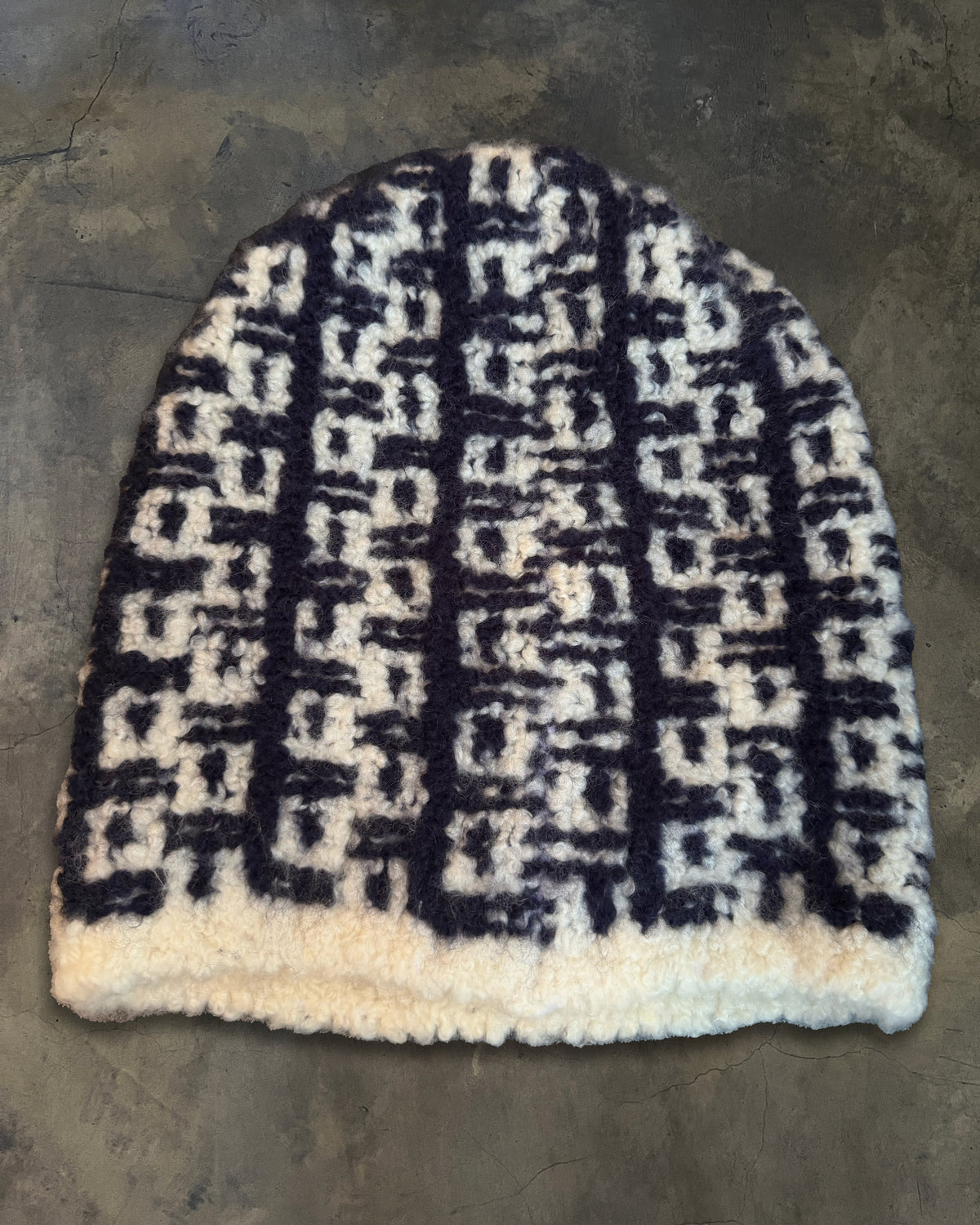 CHANEL CC SILK CASHMERE BEANIE