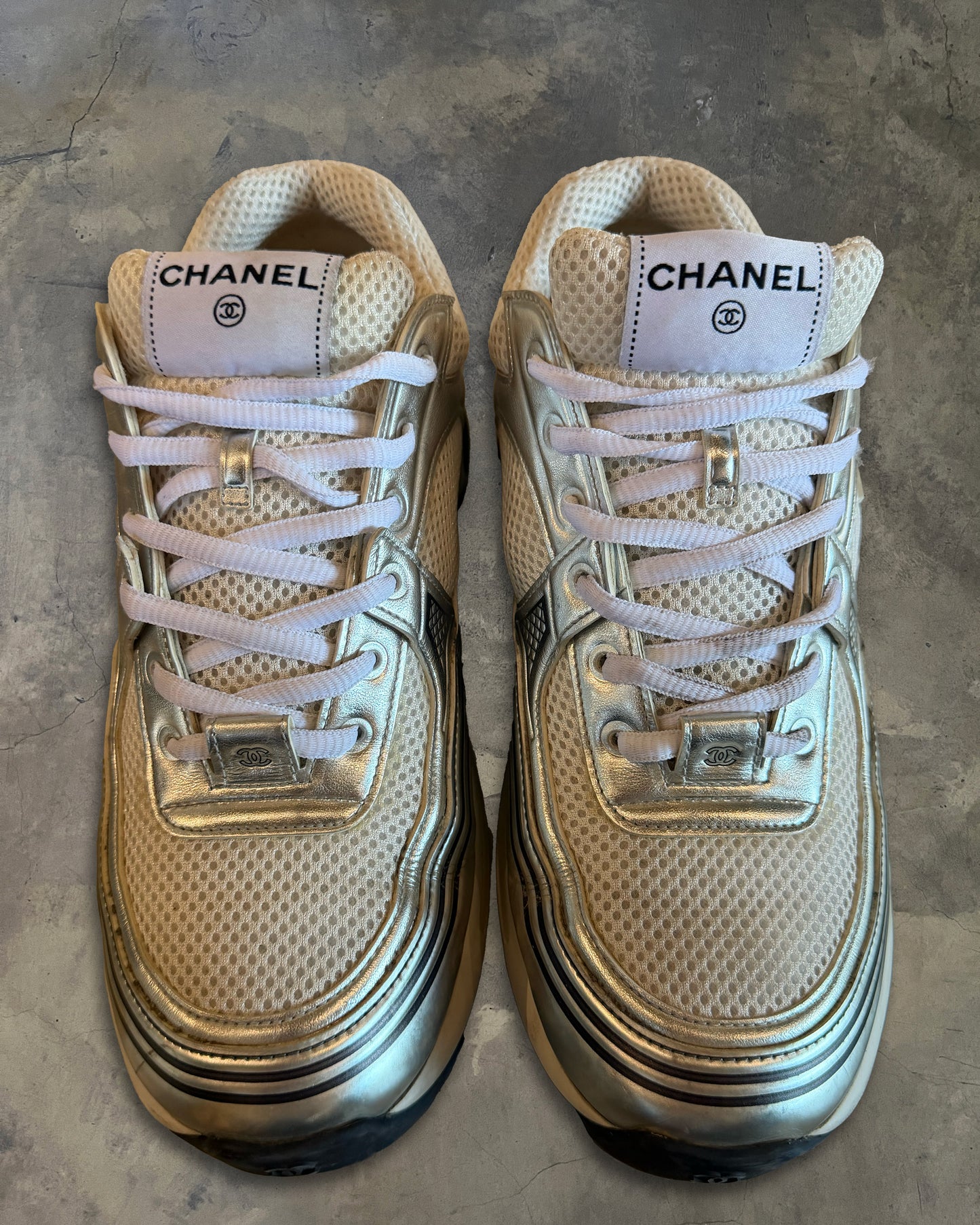 CHANEL CC LOGO METALLIC SNEAKERS