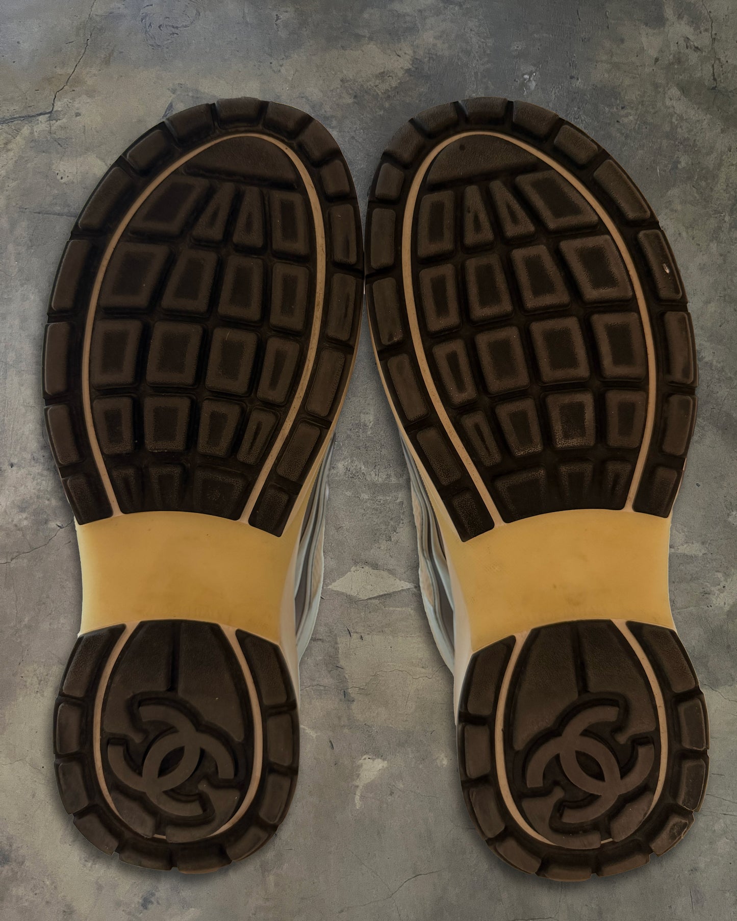 CHANEL CC LOGO METALLIC SNEAKERS