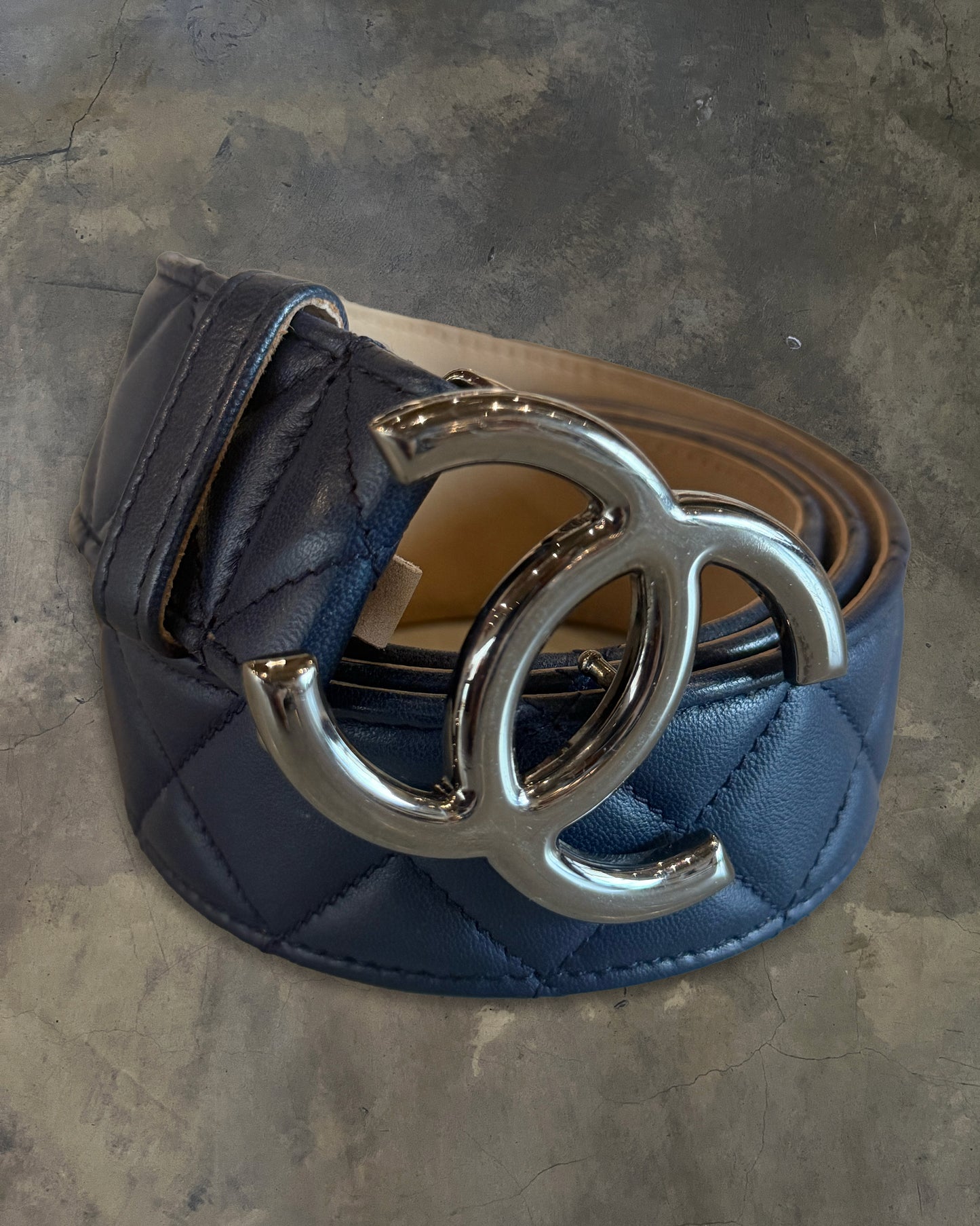 CHANEL NAVY LAMBSKIN QUILTED CC BELT