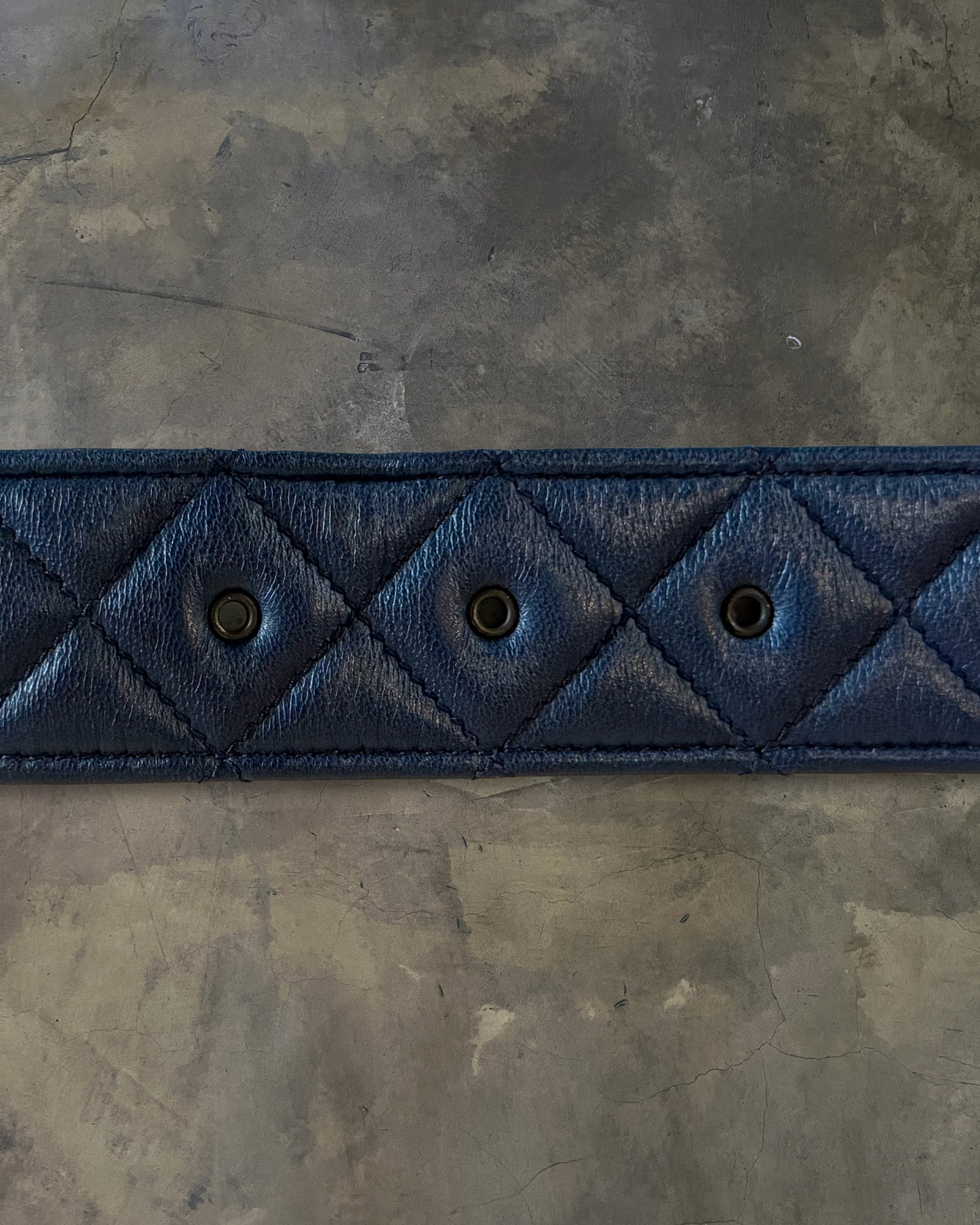 CHANEL NAVY LAMBSKIN QUILTED CC BELT