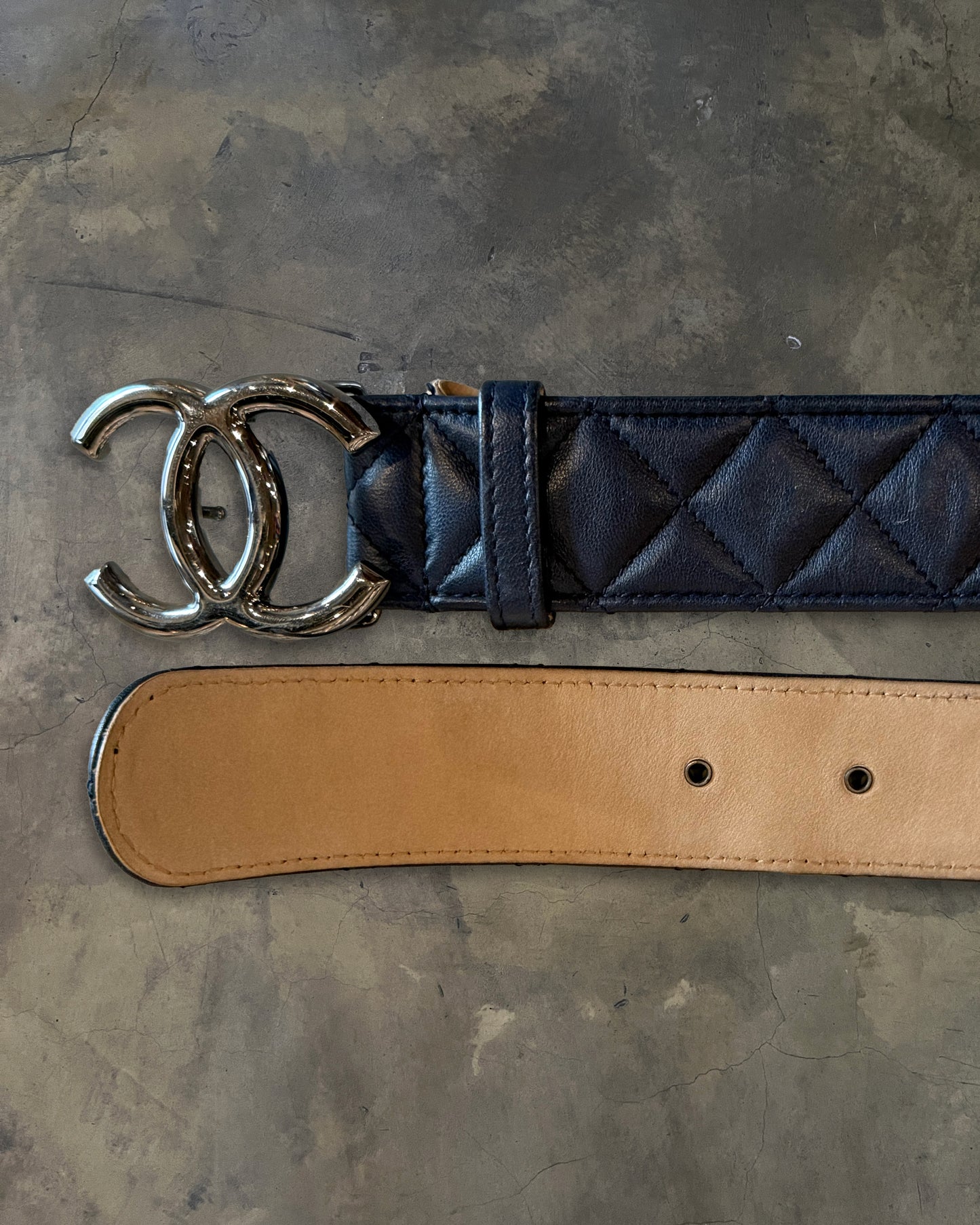 CHANEL NAVY LAMBSKIN QUILTED CC BELT