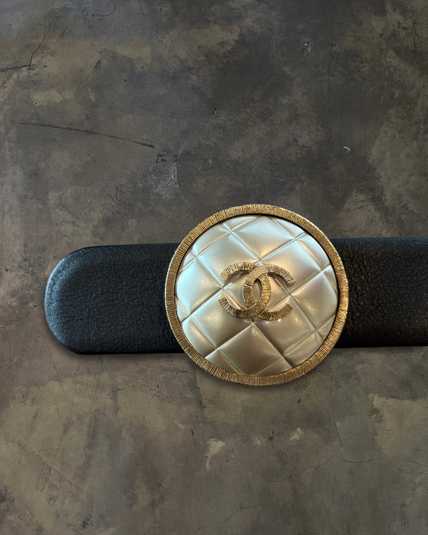 CHANEL ROUND PEARL CC BUCKLE BELT