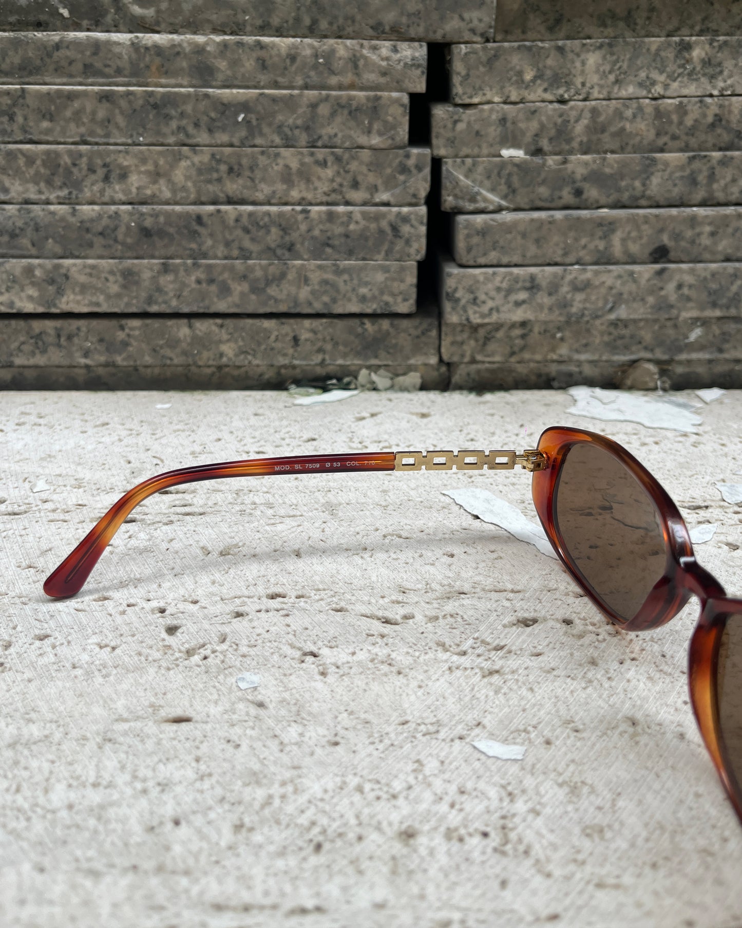 FENDI GOLD LINK SUNGLASSES