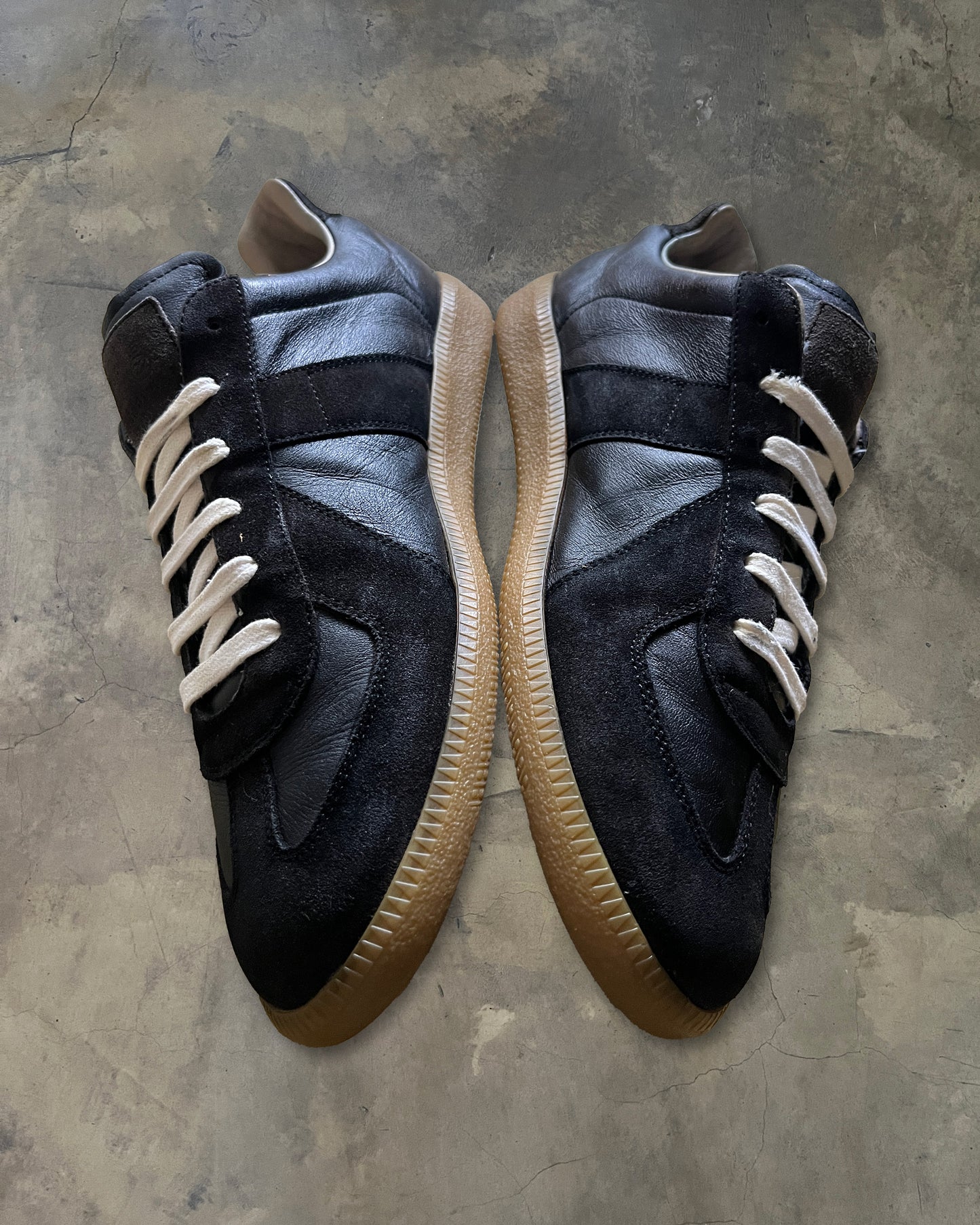 MAISON MARGIELA BLACK GAT 43