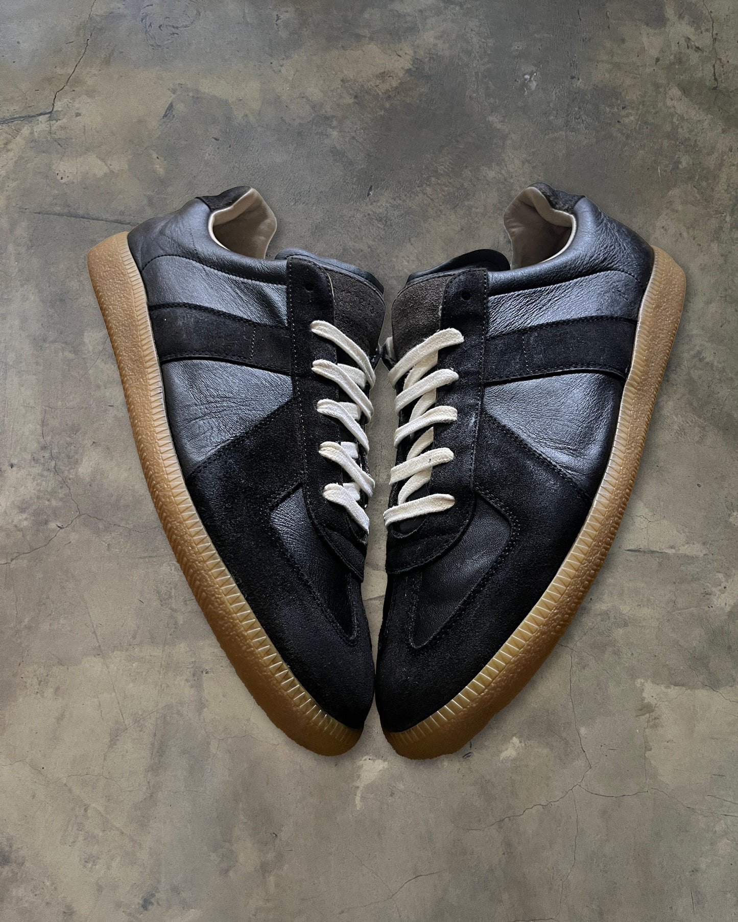 MAISON MARGIELA BLACK GAT 43