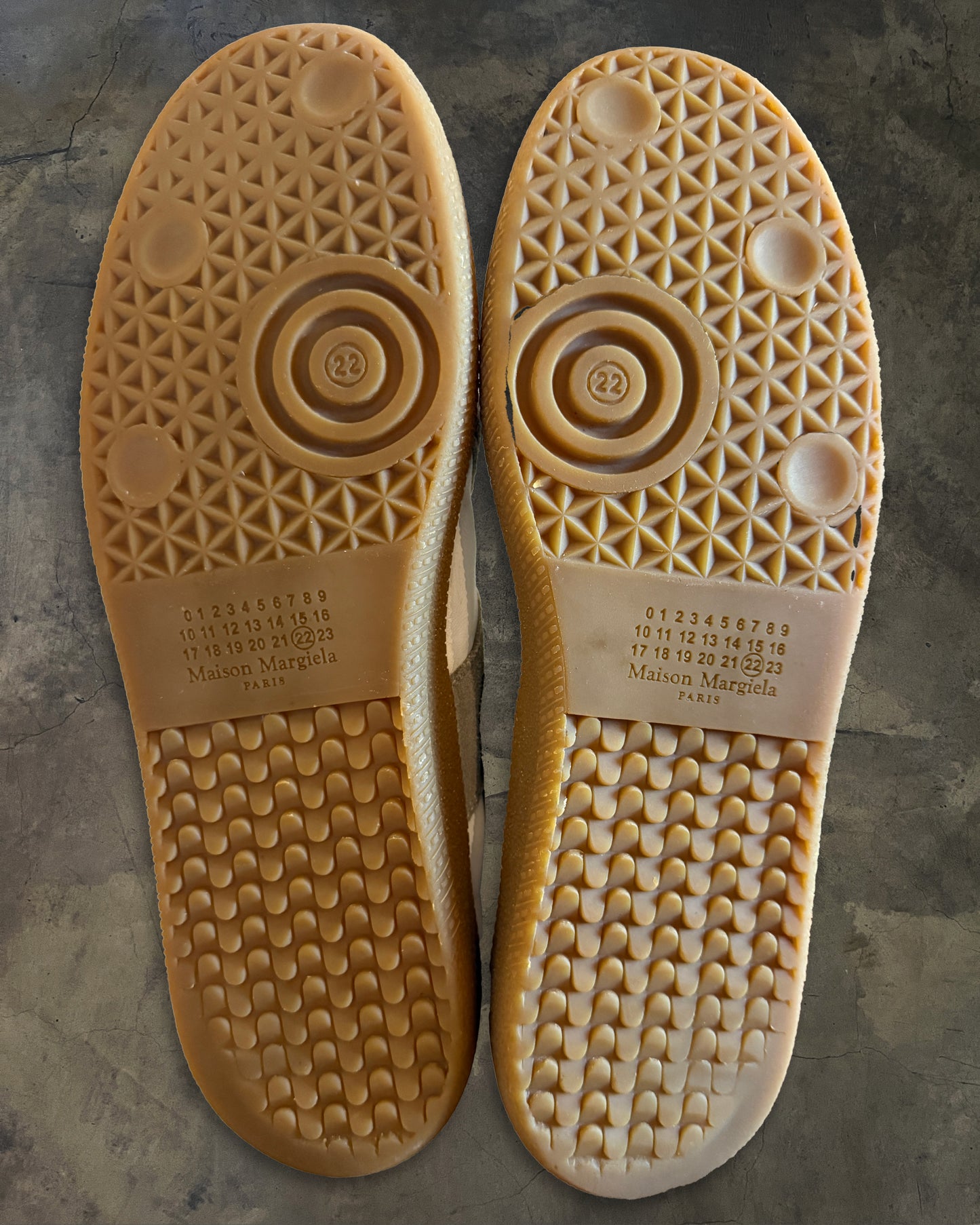 MAISON MARGIELA WHITE GAT 44