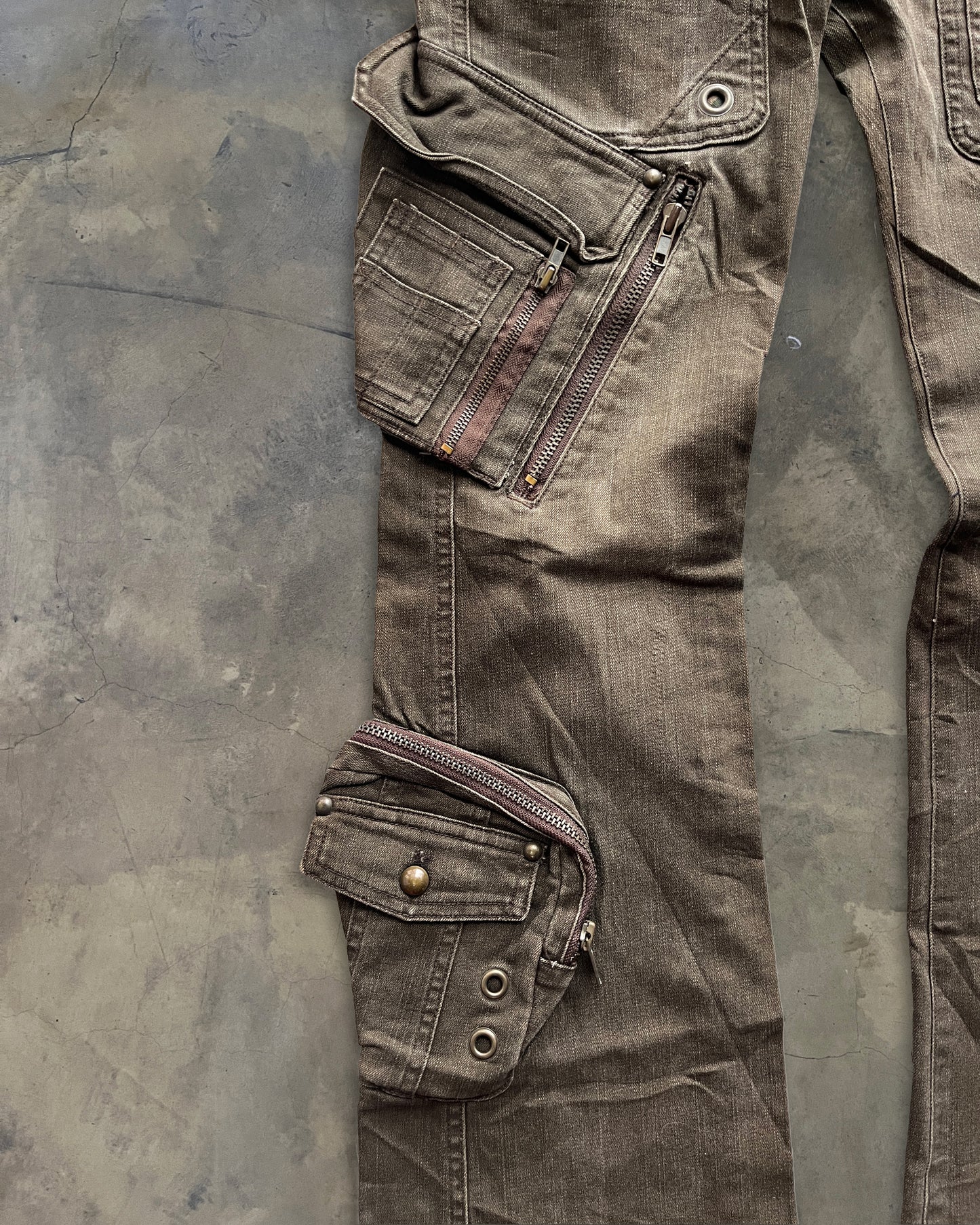 GLORY MULTI-POCKETED CARGO DENIM ★★★